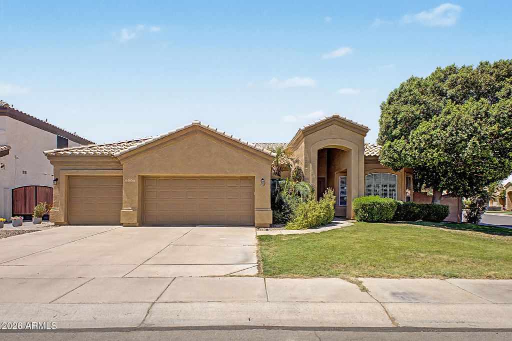 Photo of 3092 S Pennington Drive, Chandler, AZ 85248 (MLS # 7015744)