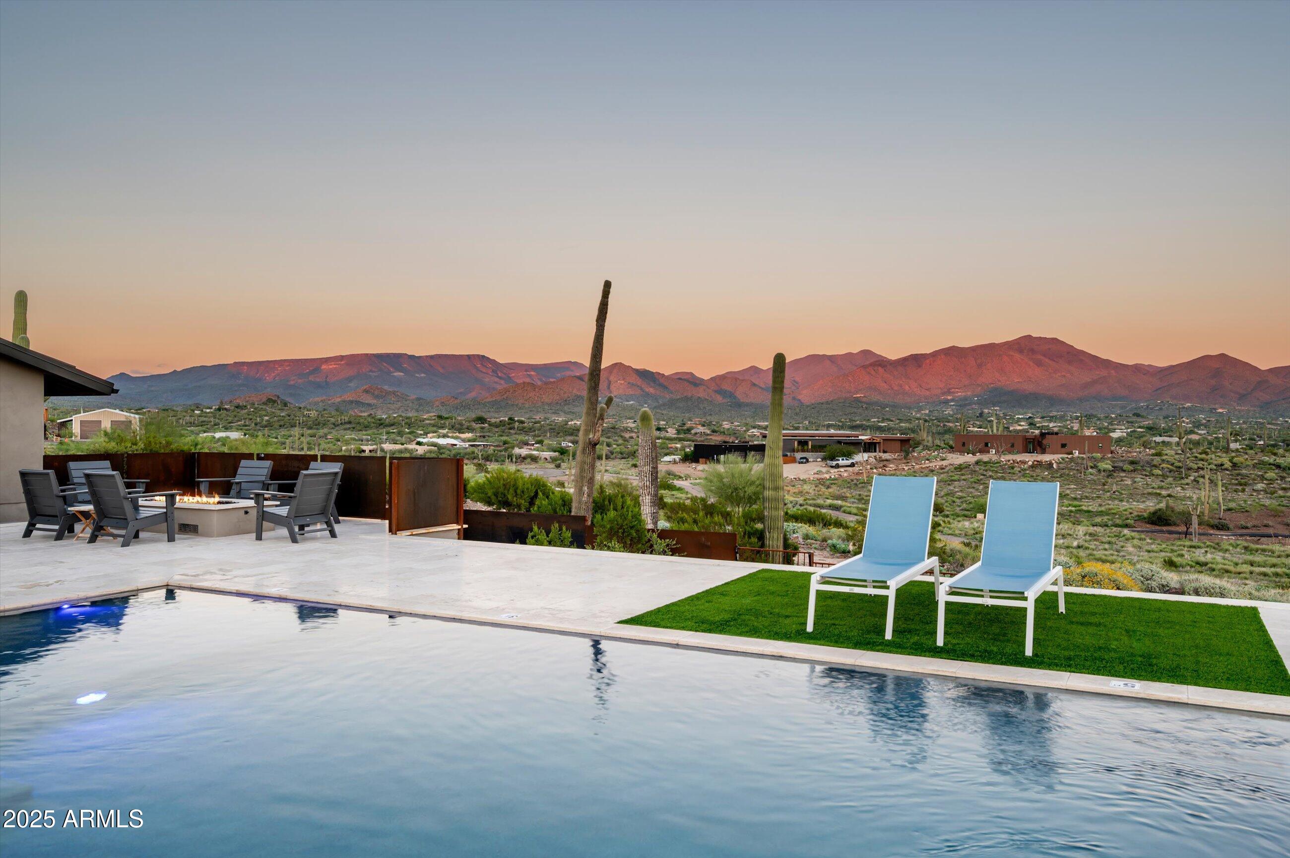 CAHAVA RANCH AREA AT BASE OF SEVEN SISTERS MOUNTAINS - Residential