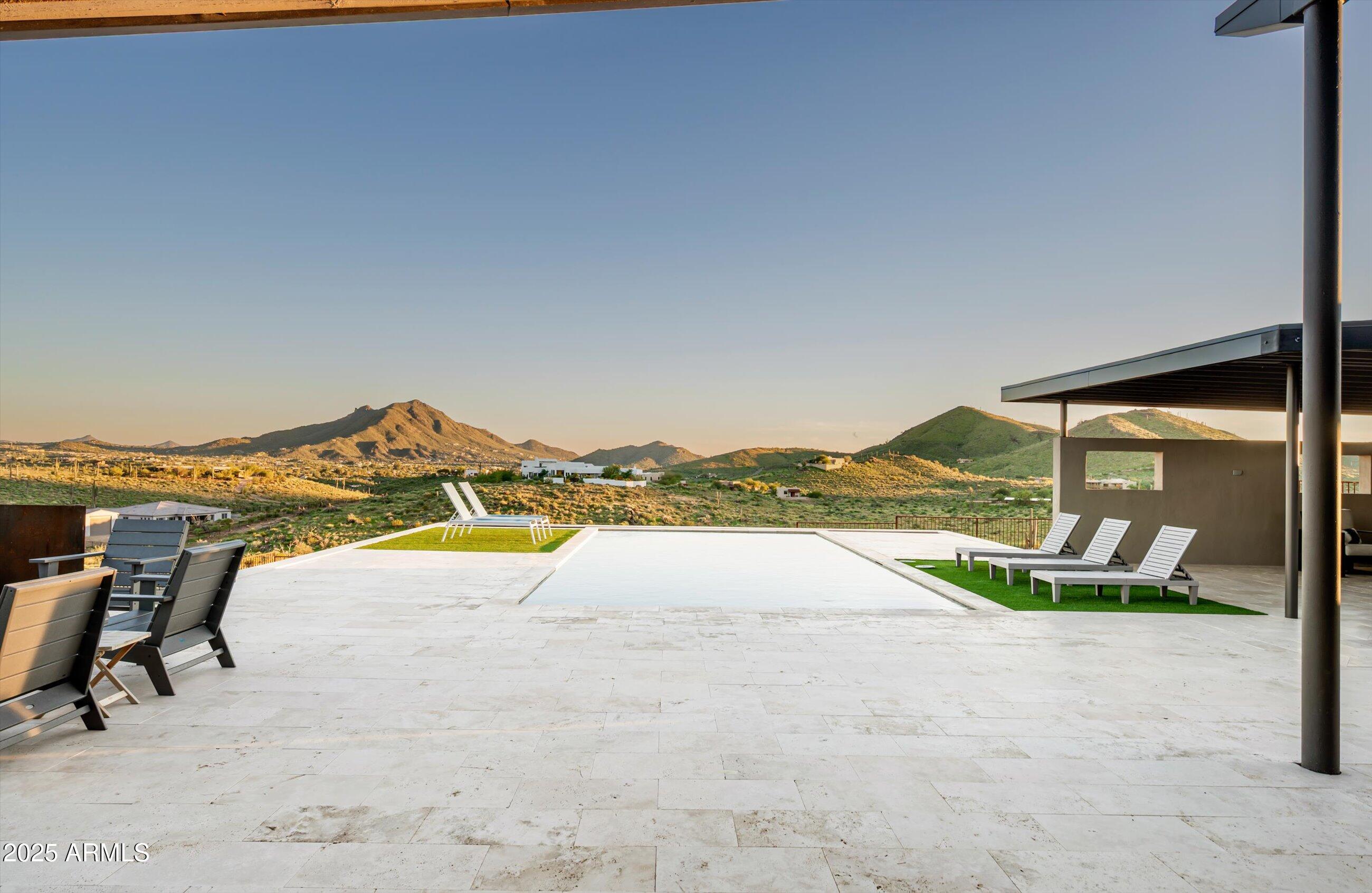 CAHAVA RANCH AREA AT BASE OF SEVEN SISTERS MOUNTAINS - Residential