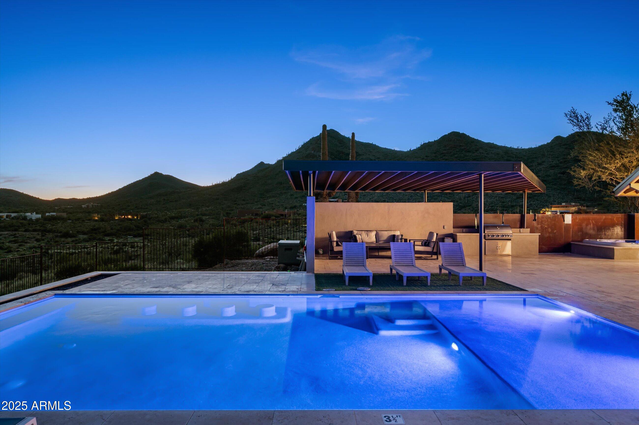 CAHAVA RANCH AREA AT BASE OF SEVEN SISTERS MOUNTAINS - Residential
