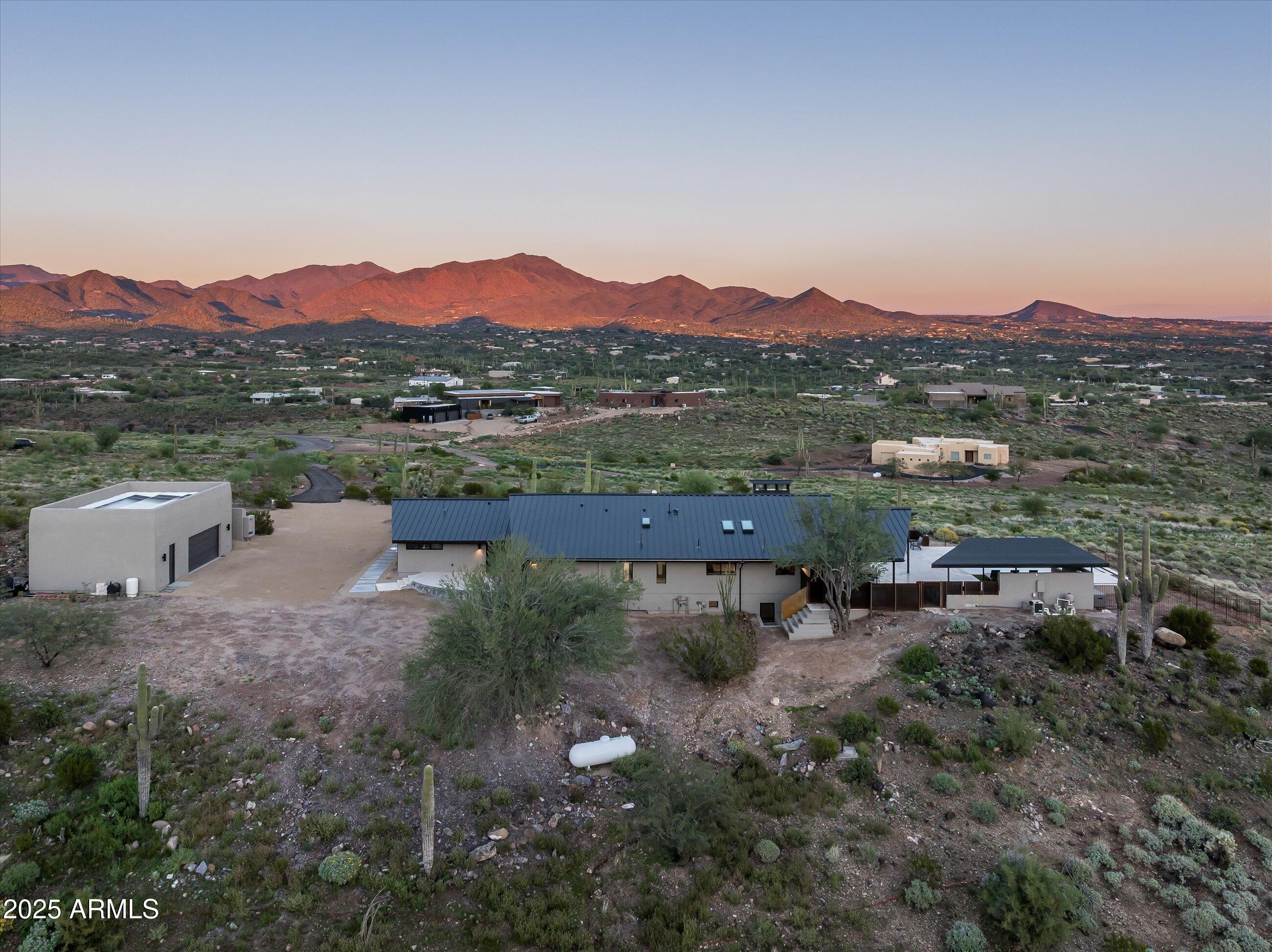 CAHAVA RANCH AREA AT BASE OF SEVEN SISTERS MOUNTAINS - Residential