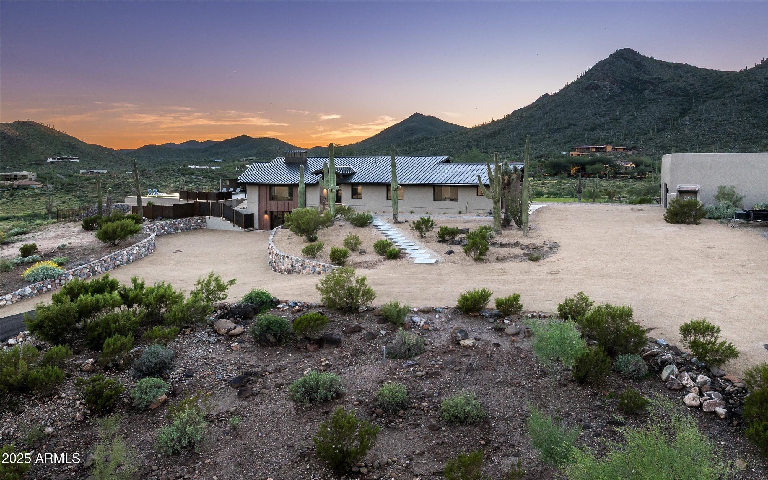 CAHAVA RANCH AREA AT BASE OF SEVEN SISTERS MOUNTAINS - Residential