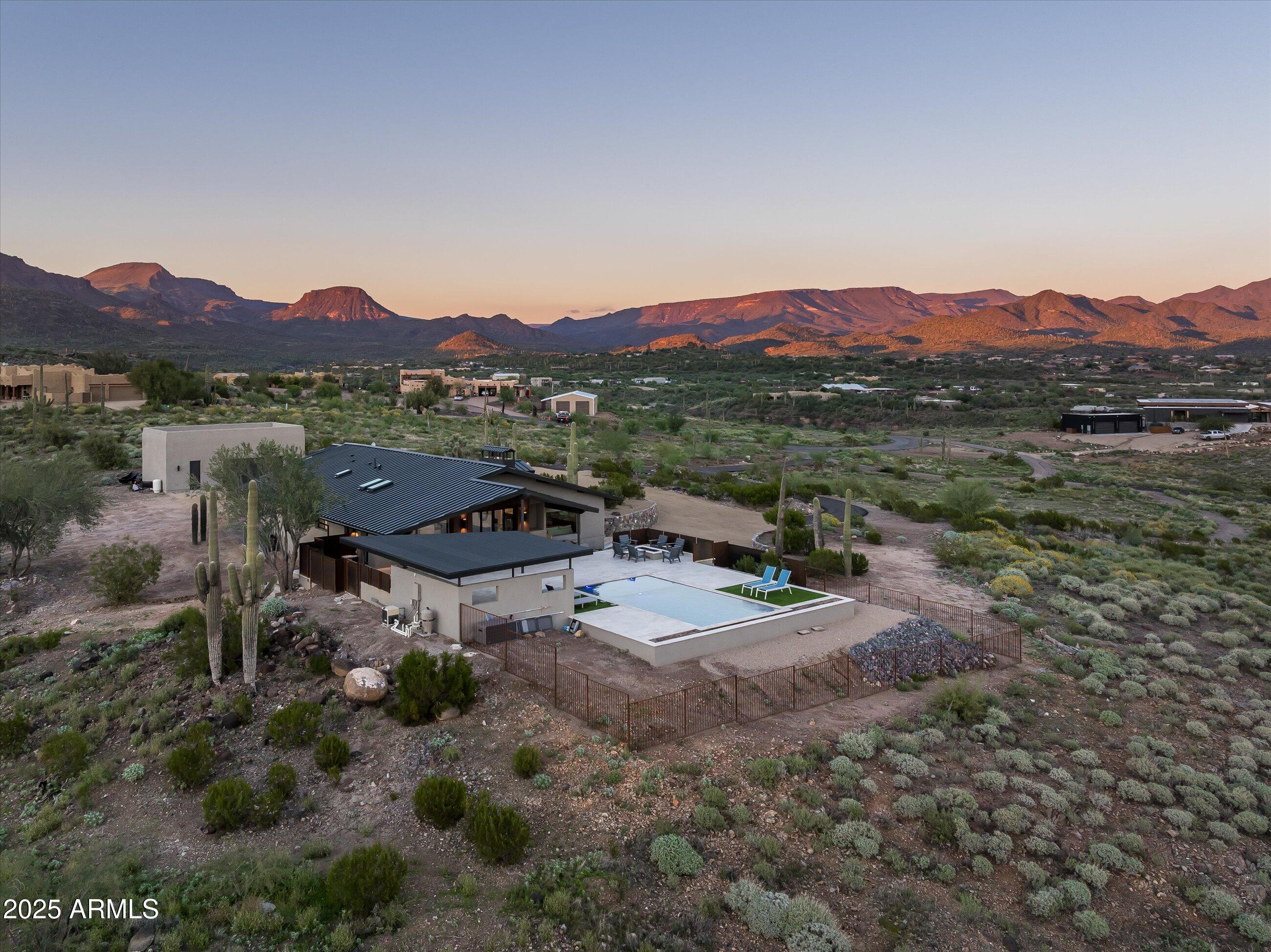 CAHAVA RANCH AREA AT BASE OF SEVEN SISTERS MOUNTAINS - Residential