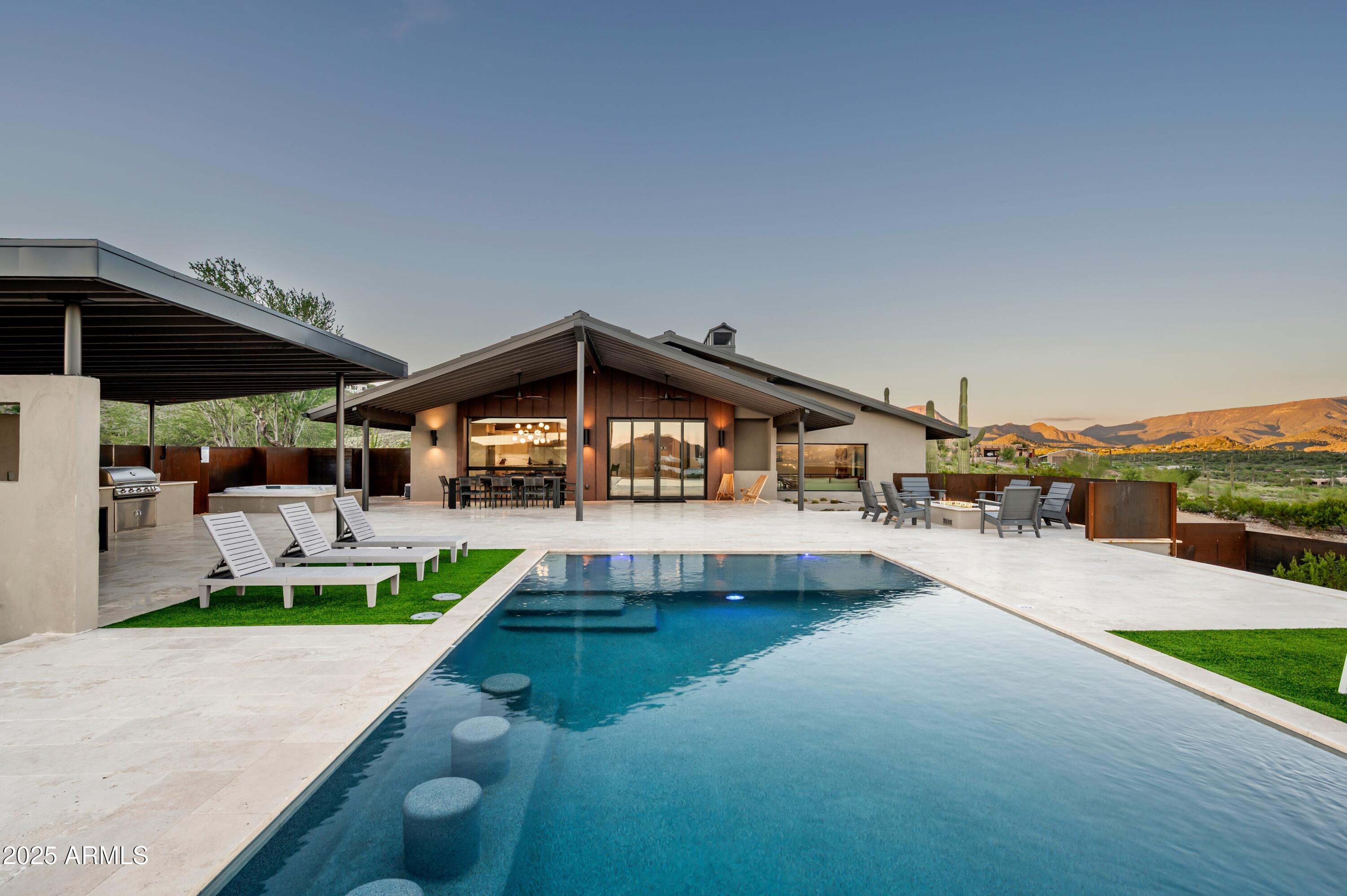 CAHAVA RANCH AREA AT BASE OF SEVEN SISTERS MOUNTAINS - Residential