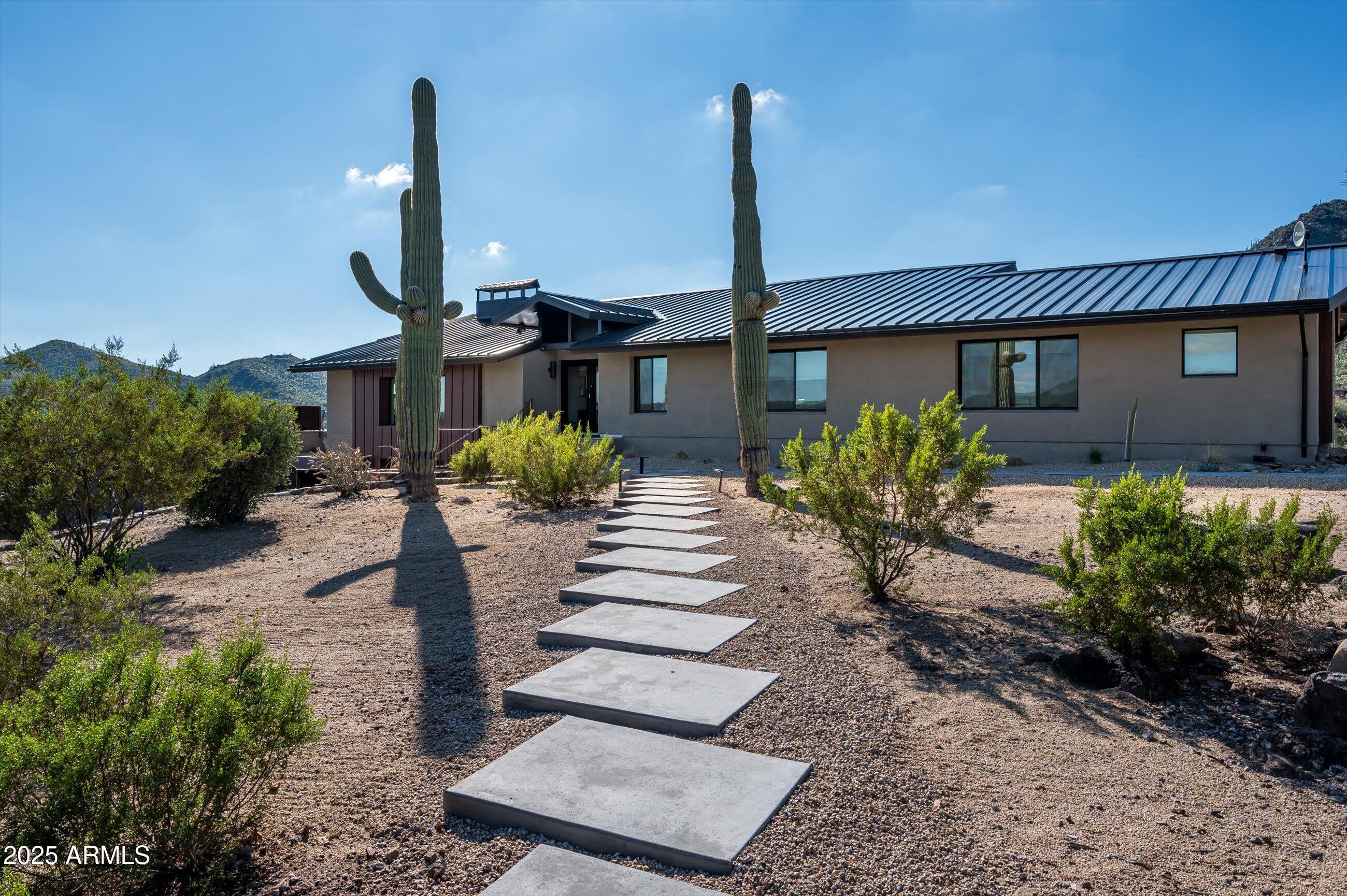 CAHAVA RANCH AREA AT BASE OF SEVEN SISTERS MOUNTAINS - Residential