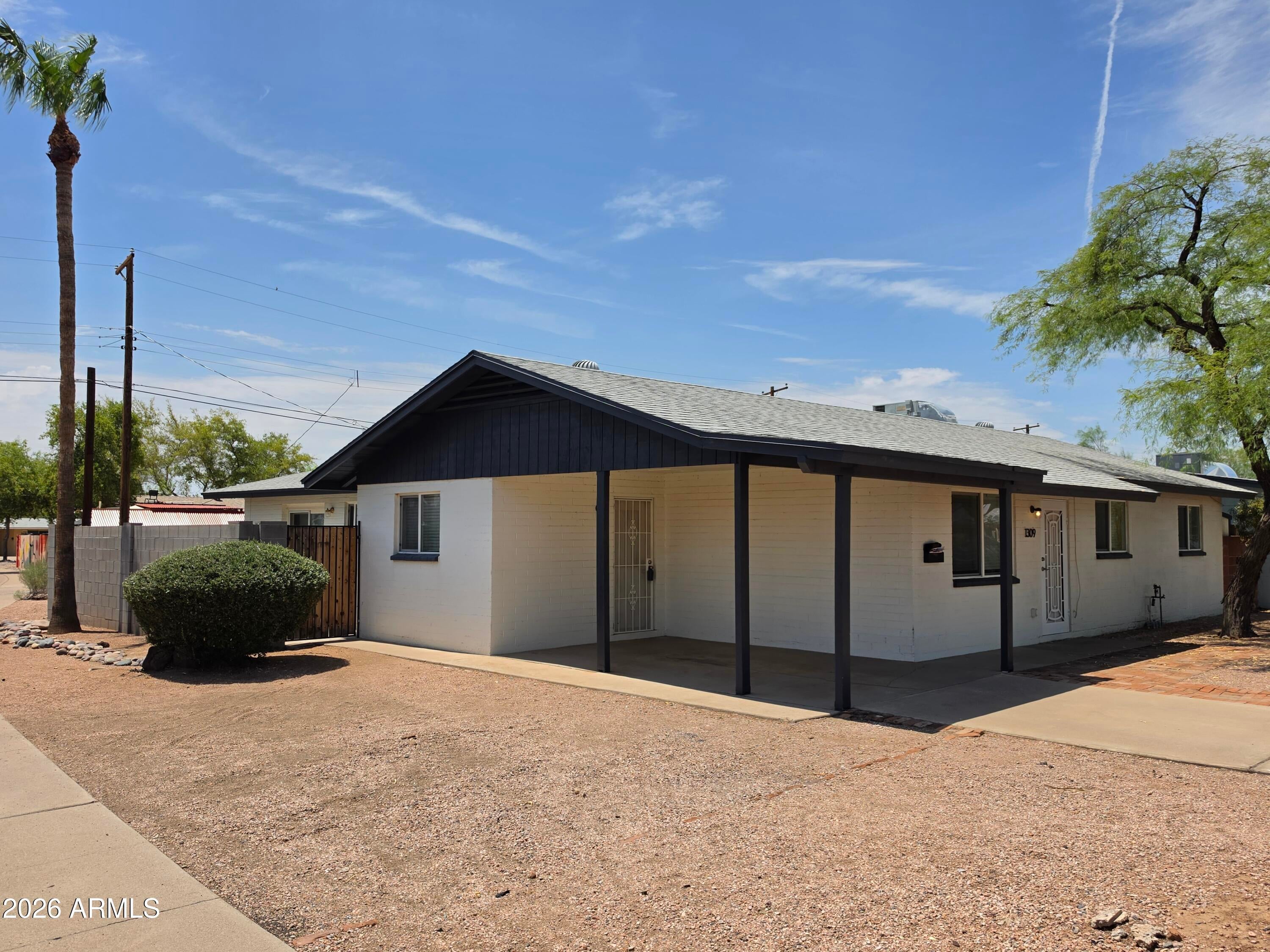 1309 W 14 Street