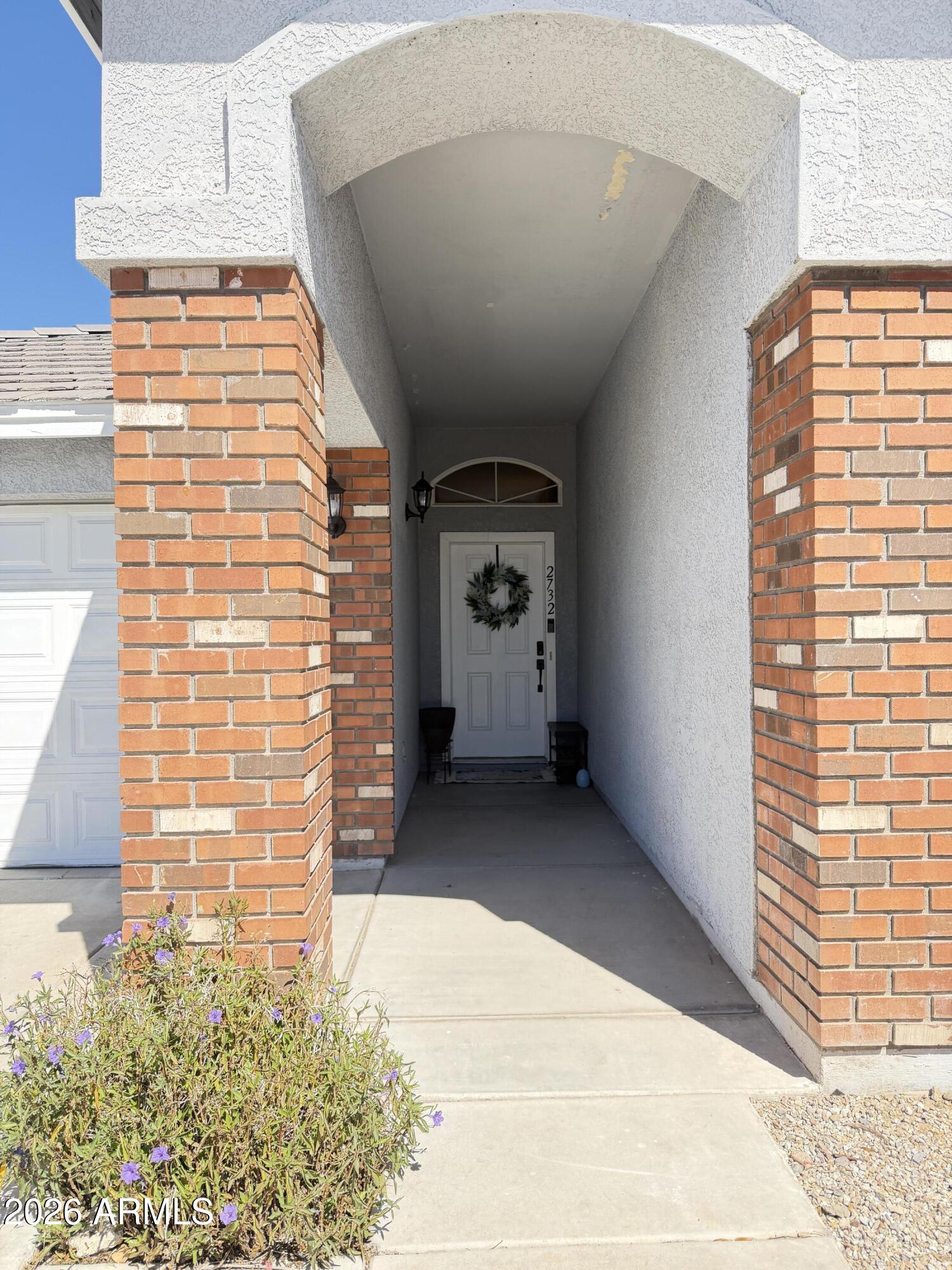 2732 W WAYLAND Drive