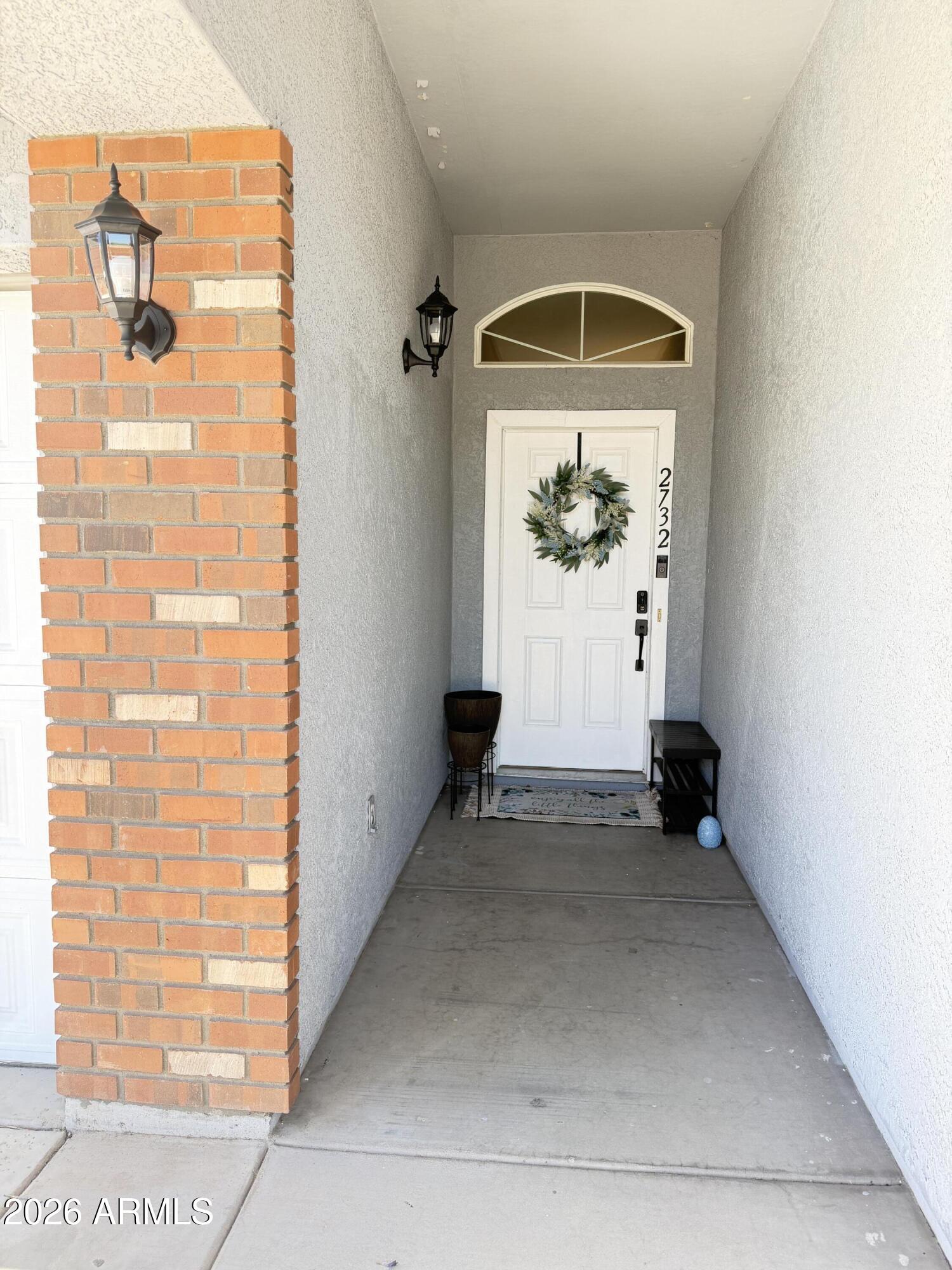 2732 W WAYLAND Drive