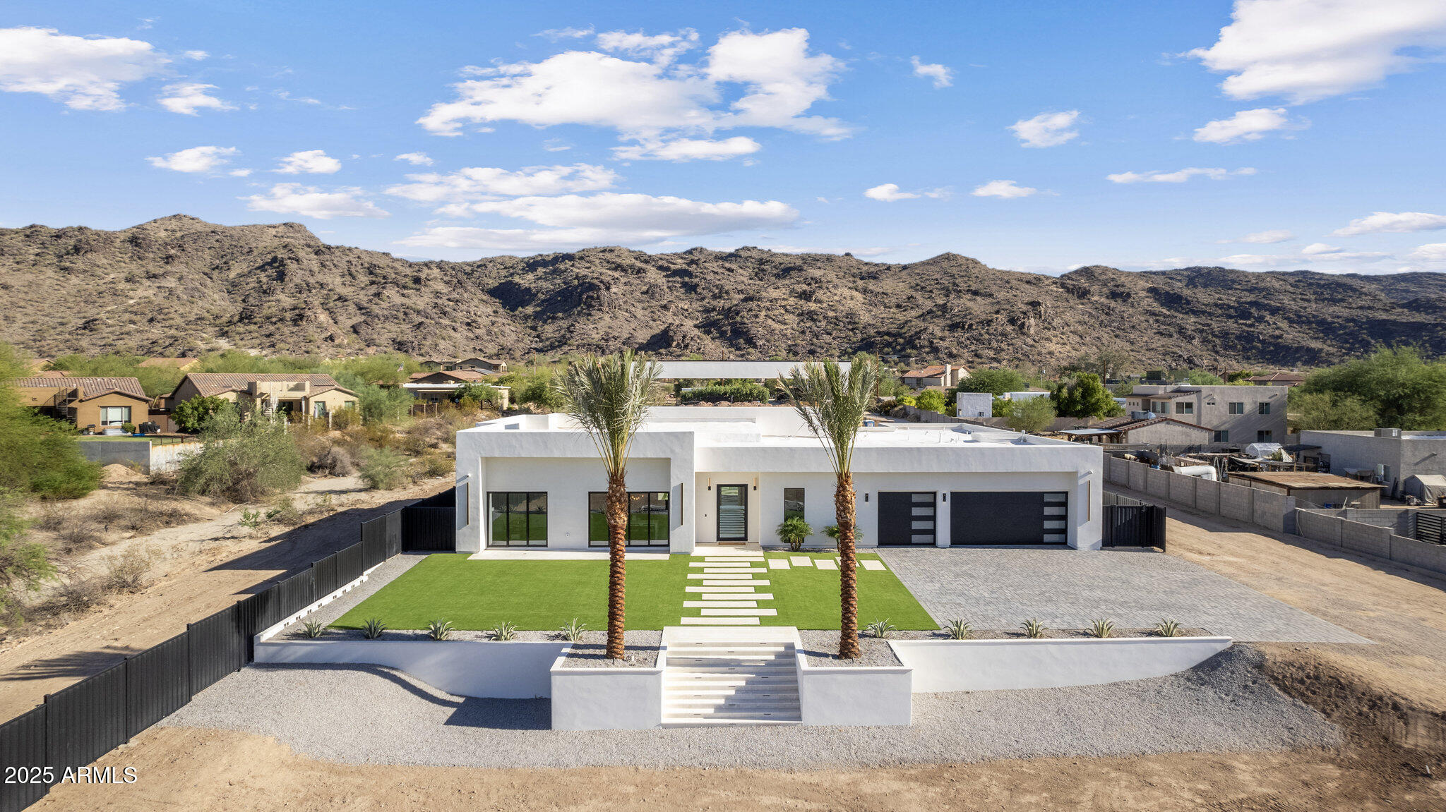 2305 E SOUTH MOUNTAIN Avenue