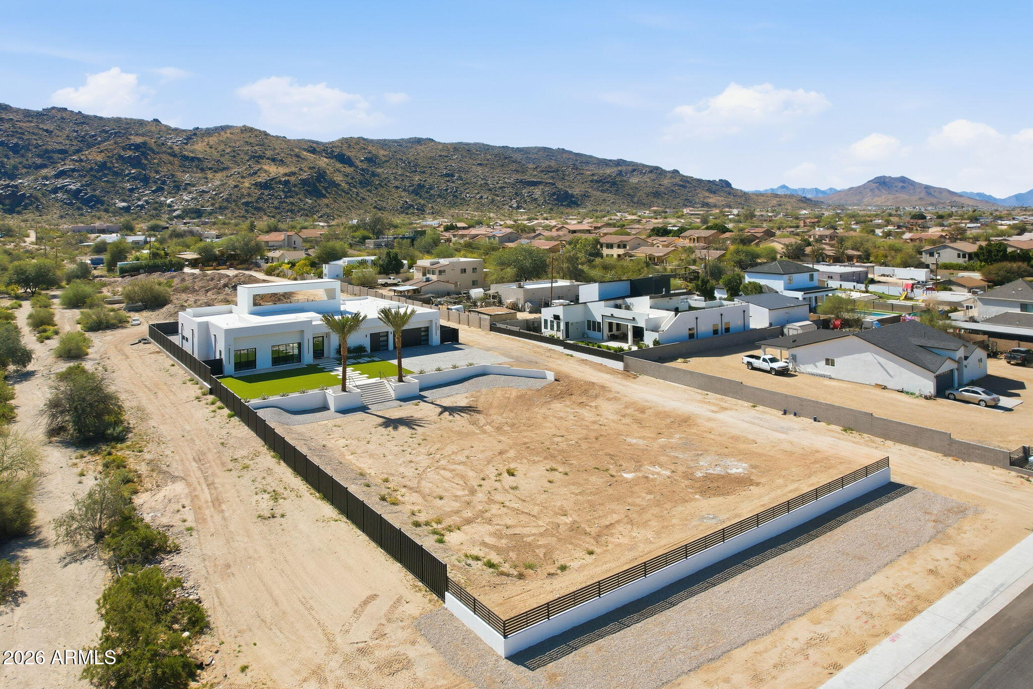 2305 E SOUTH MOUNTAIN Avenue