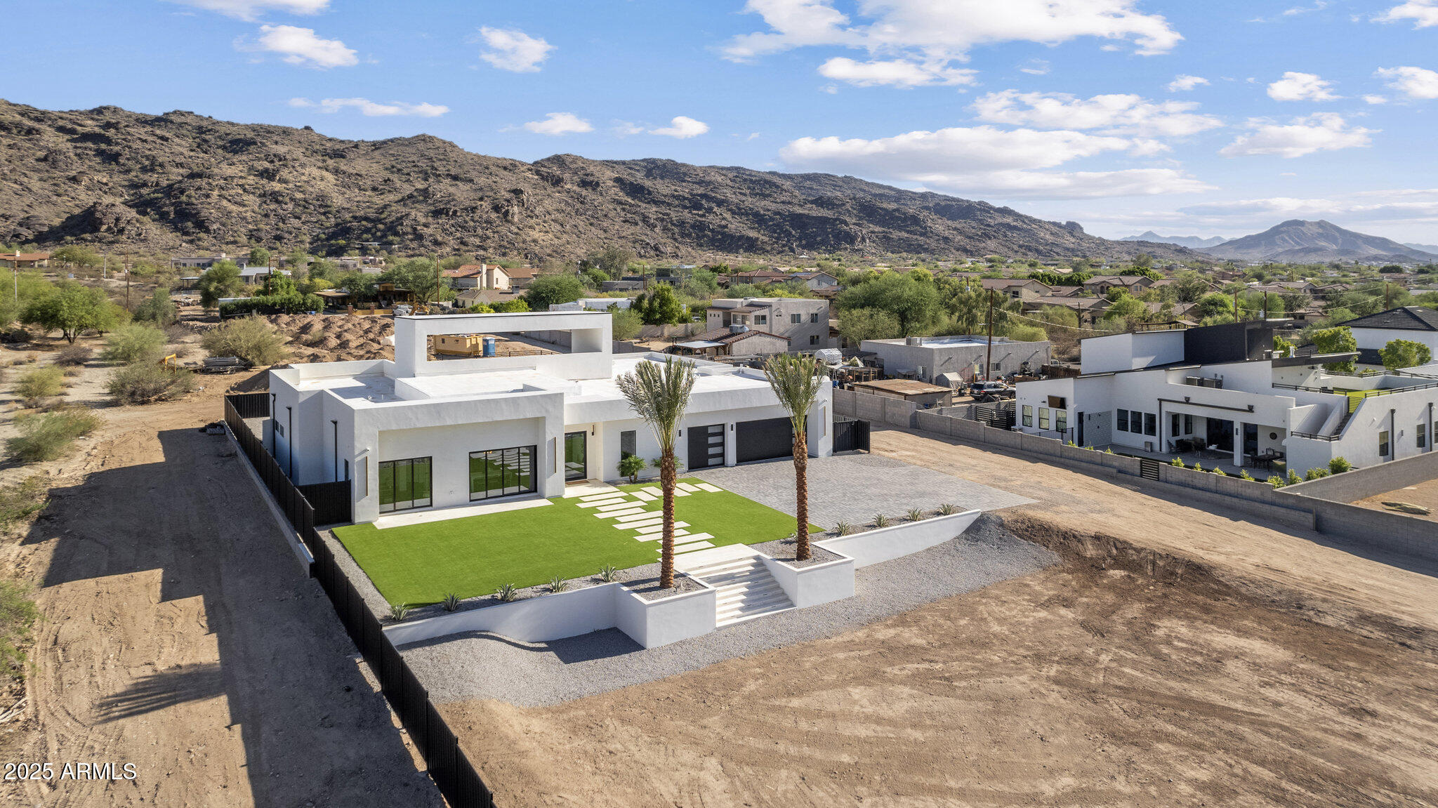 2305 E SOUTH MOUNTAIN Avenue