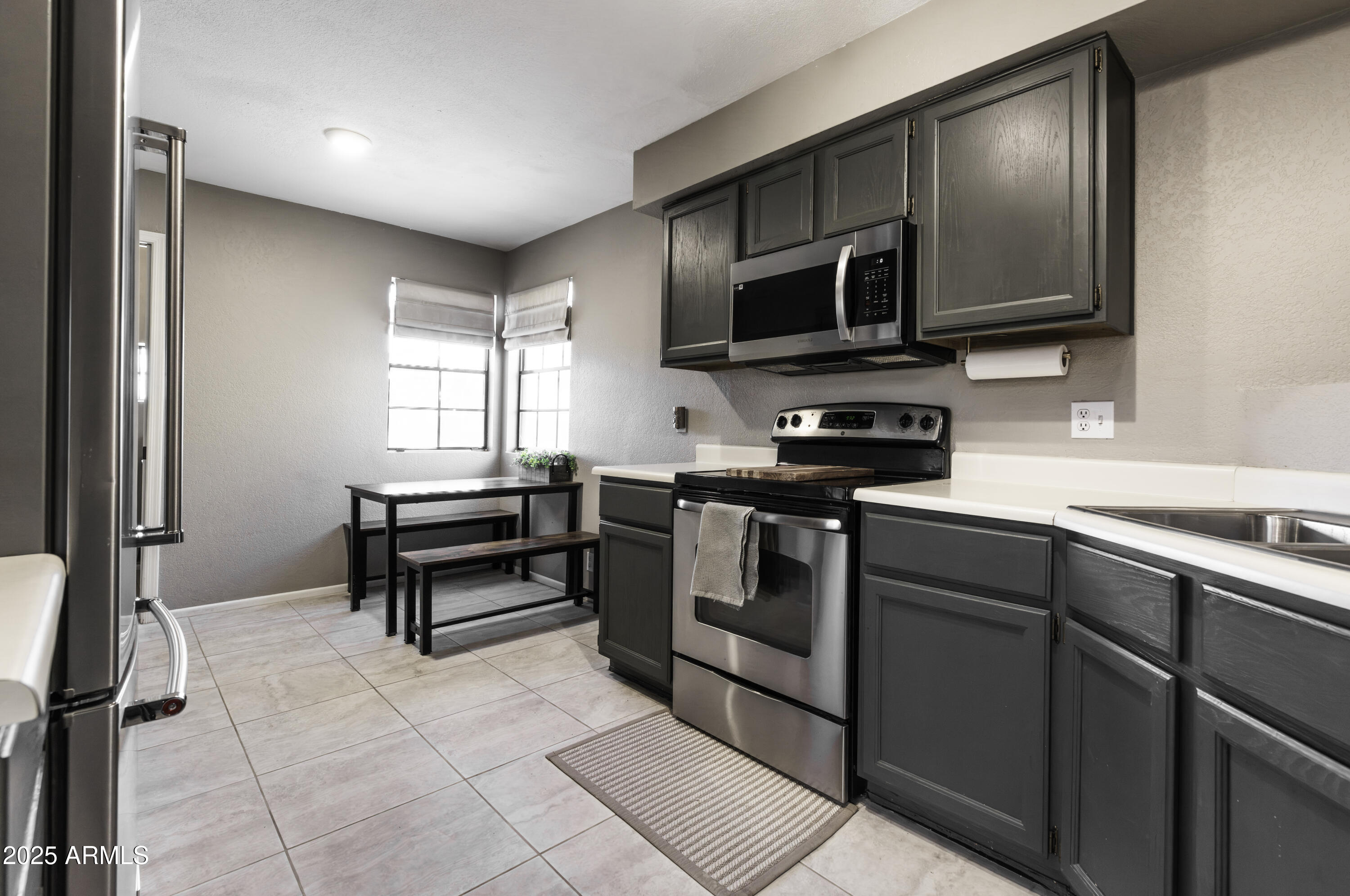 5924 E AIRE LIBRE Lane