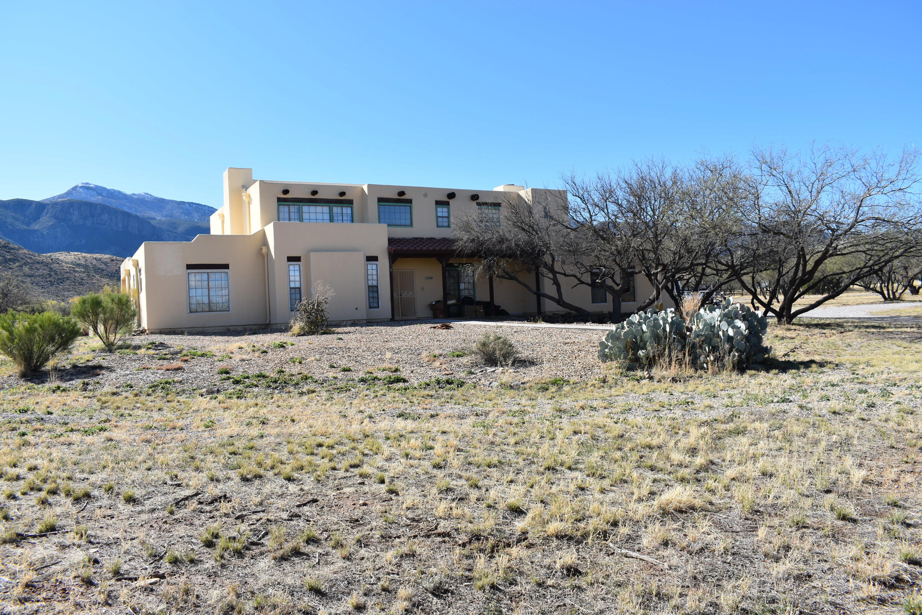 EXECUTIVE ACRES - Residential