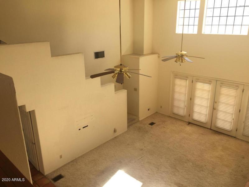 EXECUTIVE ACRES - Residential