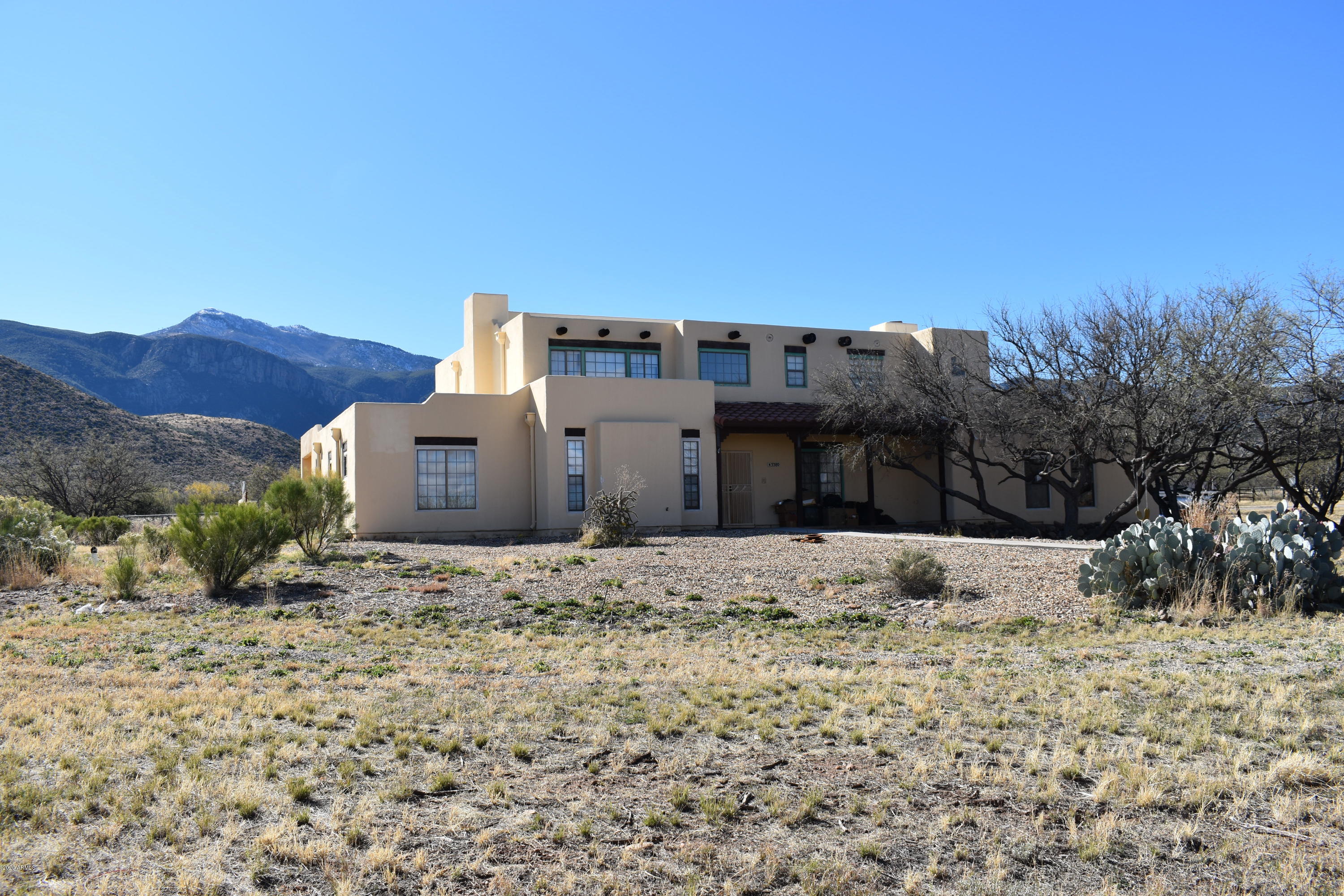 EXECUTIVE ACRES - Residential