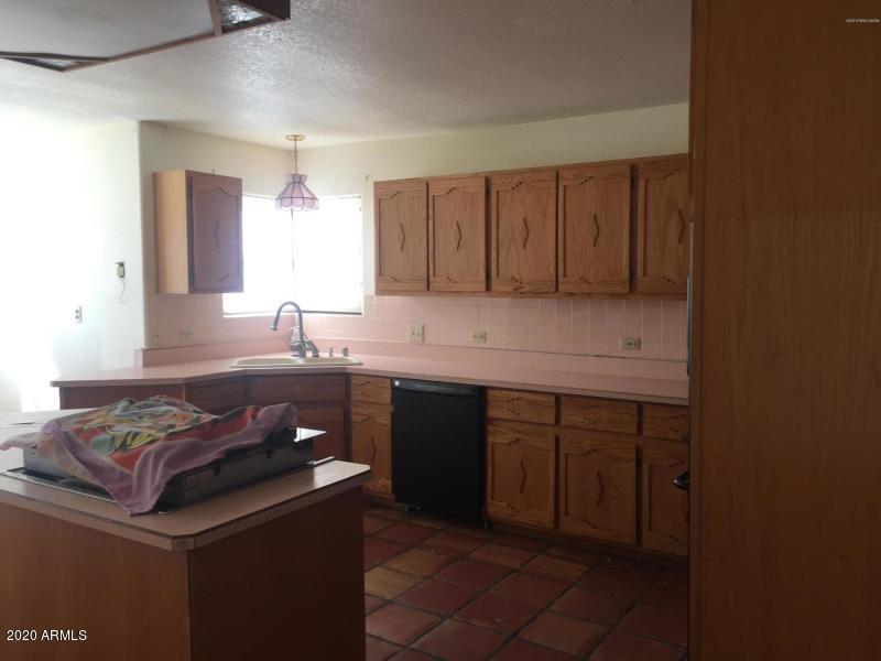 EXECUTIVE ACRES - Residential