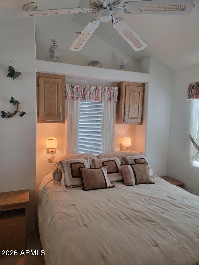 220 E MESQUITE Drive