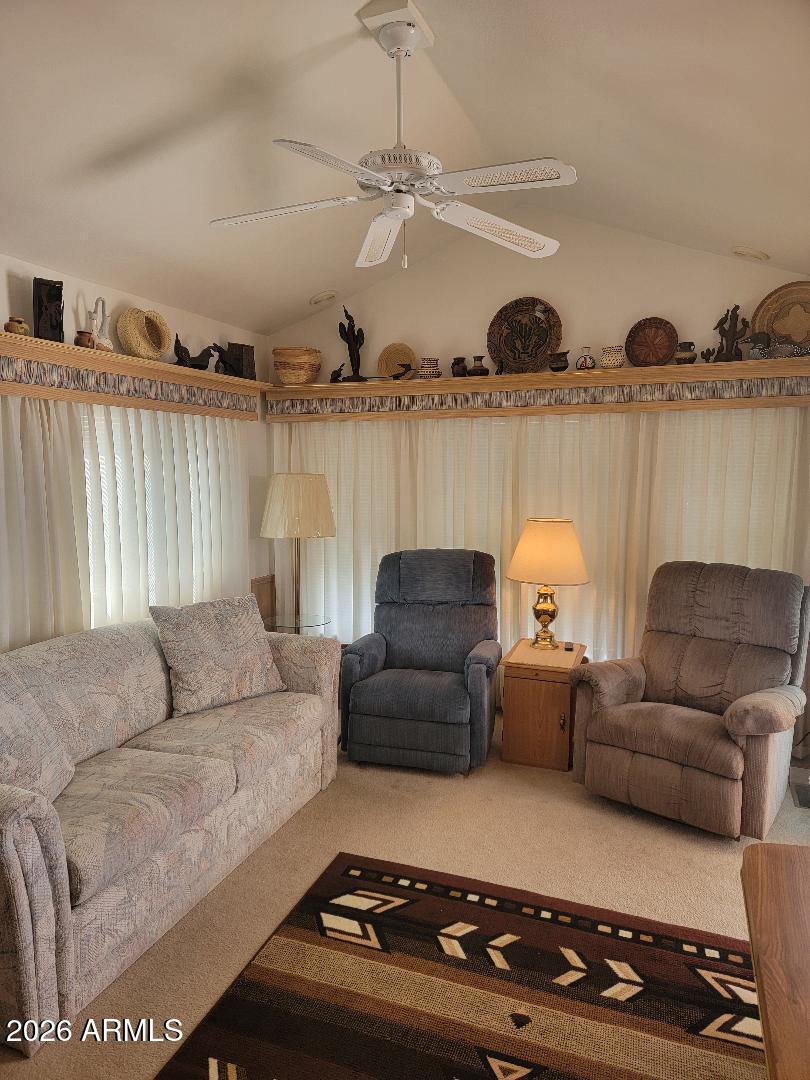 220 E MESQUITE Drive