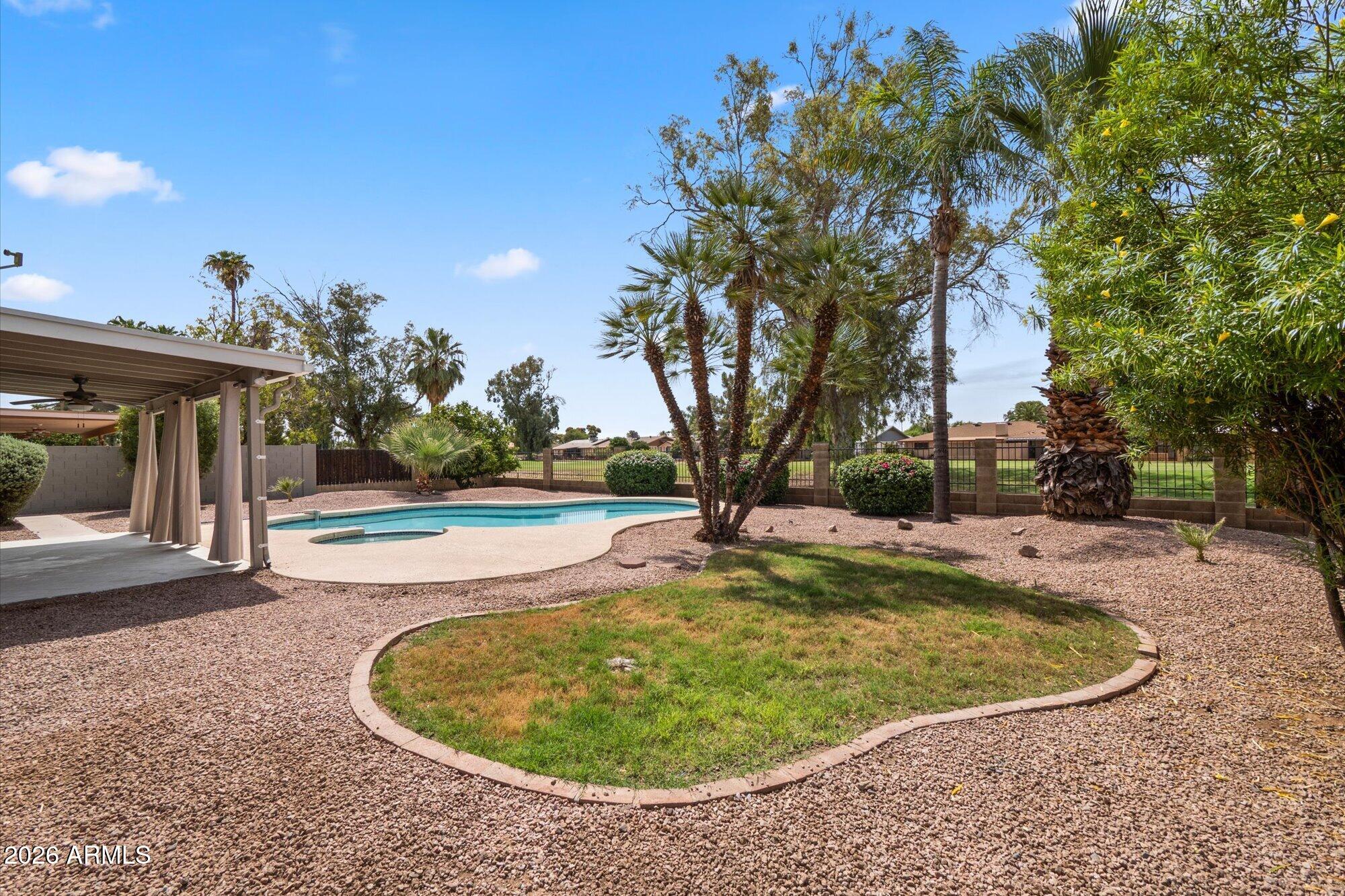 7203 E PUEBLO Avenue