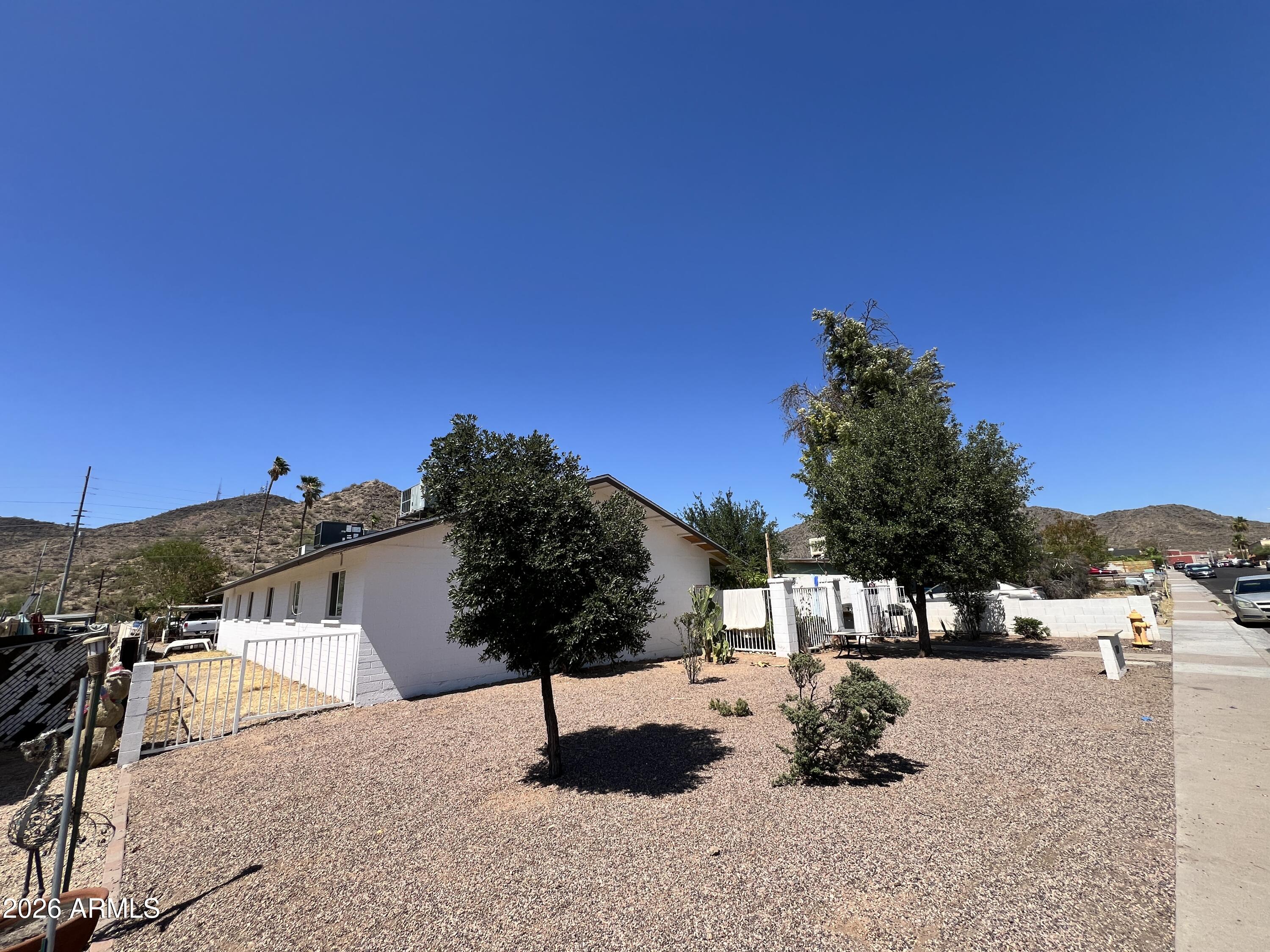 1132 W NORTH Lane