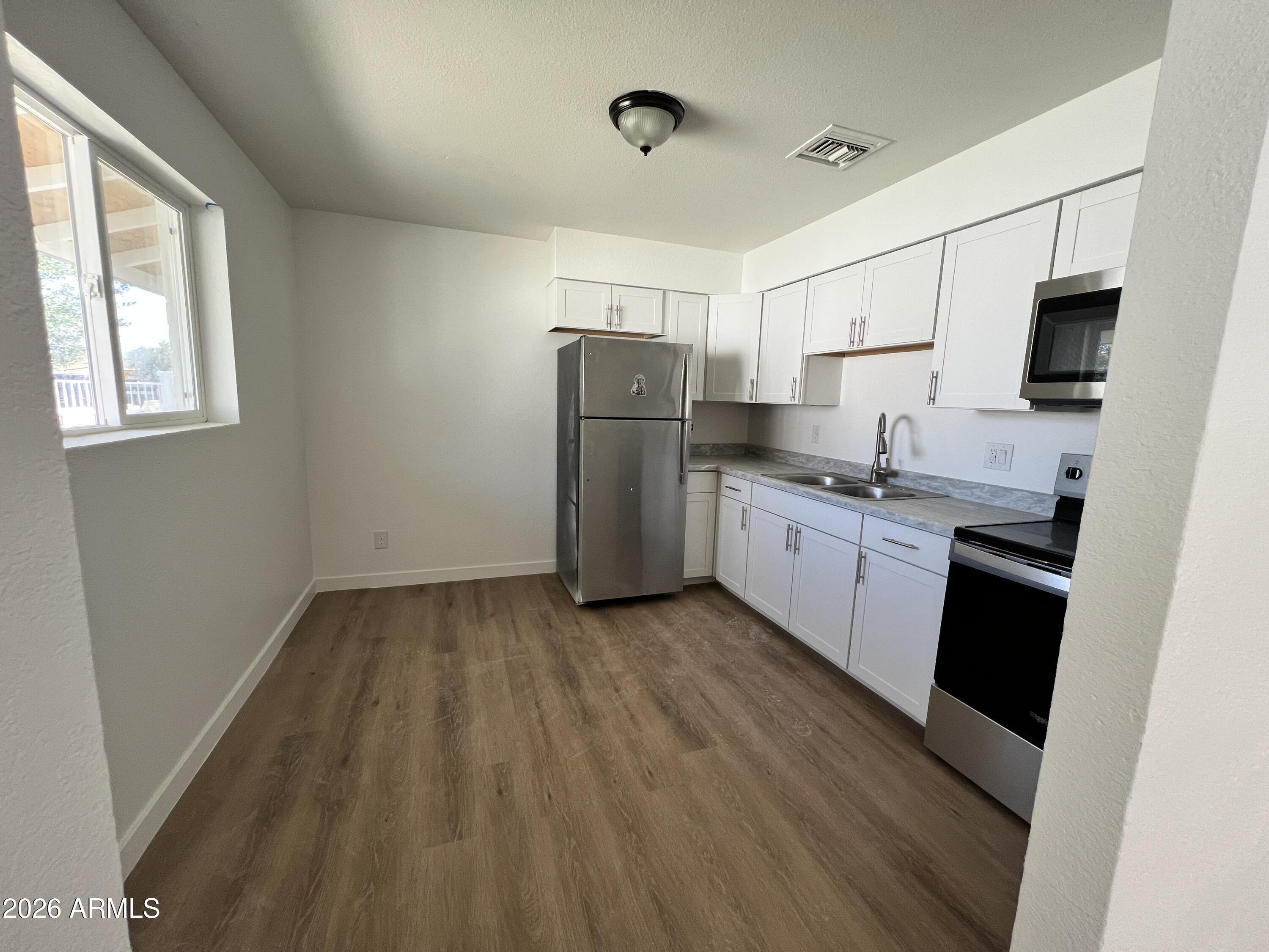 1132 W NORTH Lane
