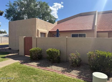 4122 W CALAVAR Road Phoenix AZ 85053