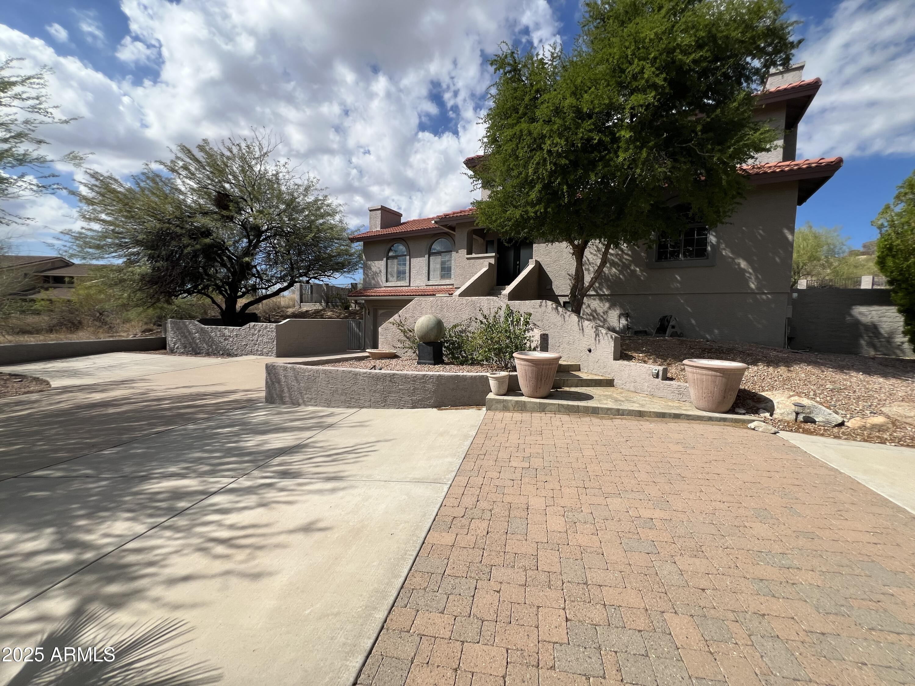 15230 N BLACKBIRD Drive