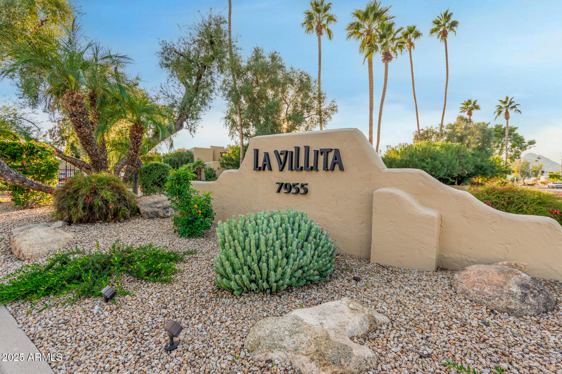 7955 E CHAPARRAL Road 122