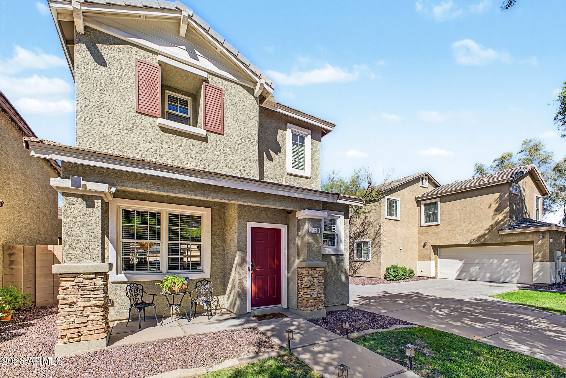 2340 E WAYLAND Drive