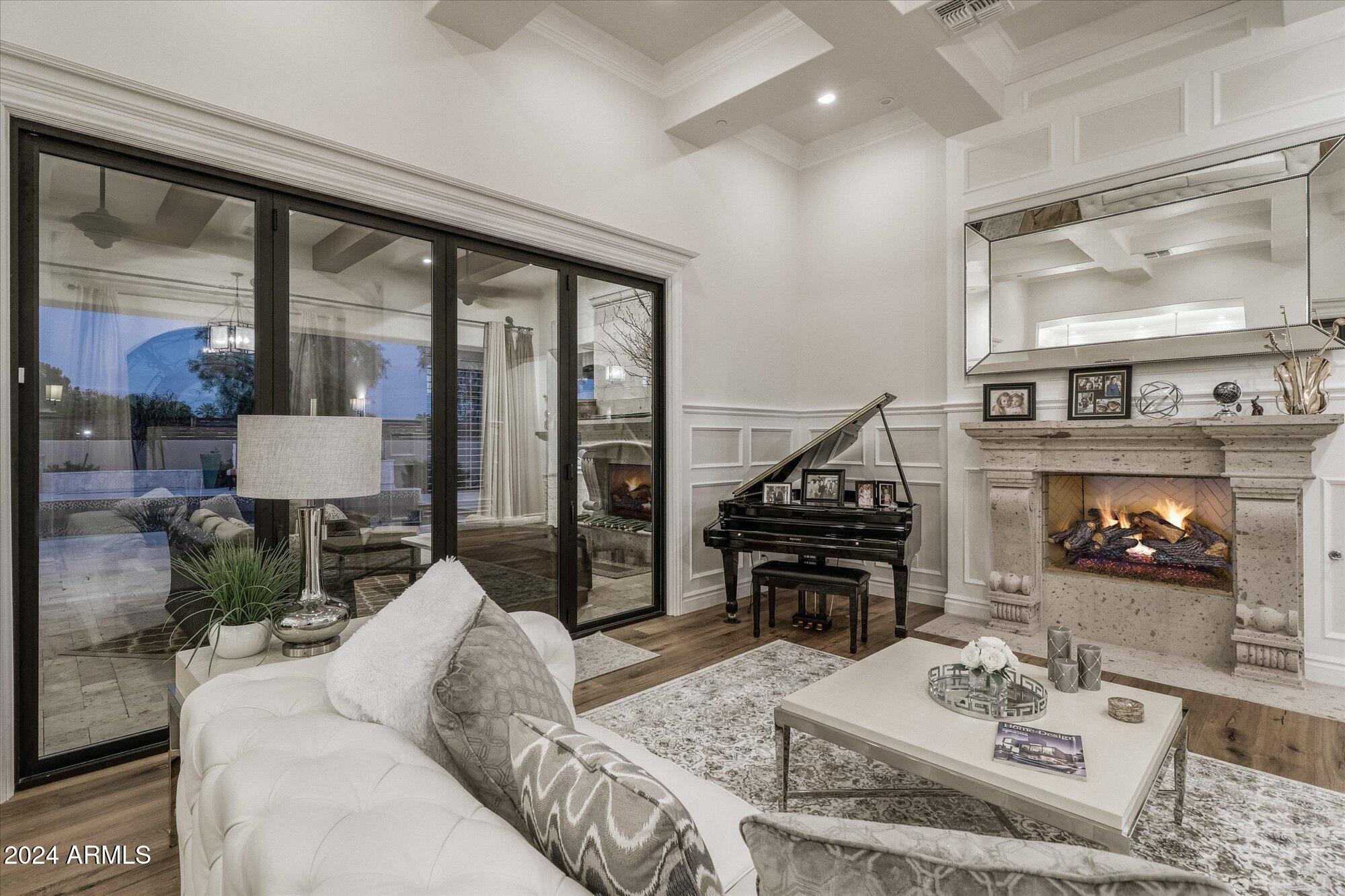 6521 N Smoke Tree Lane