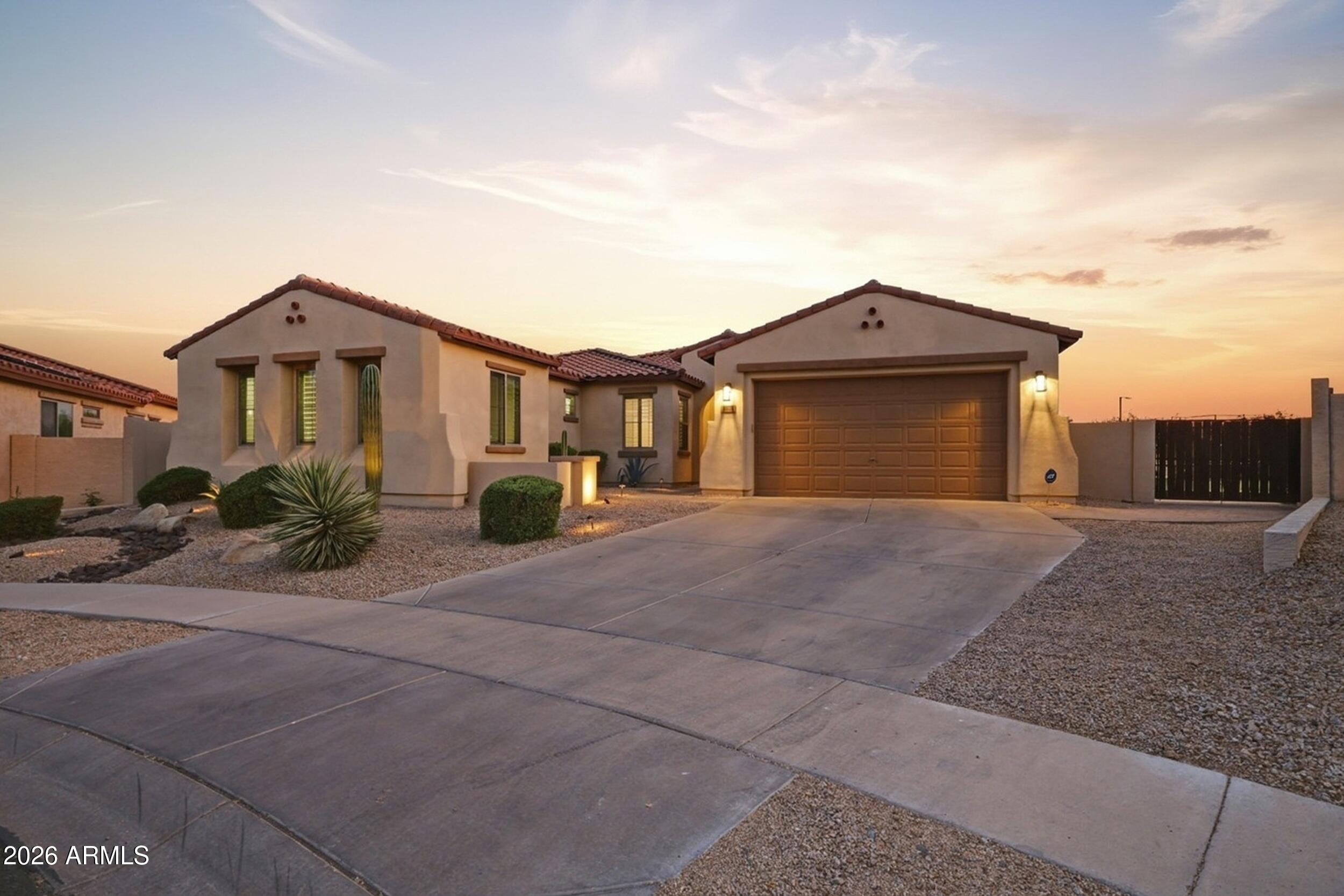 1829 W ALOE VERA Drive