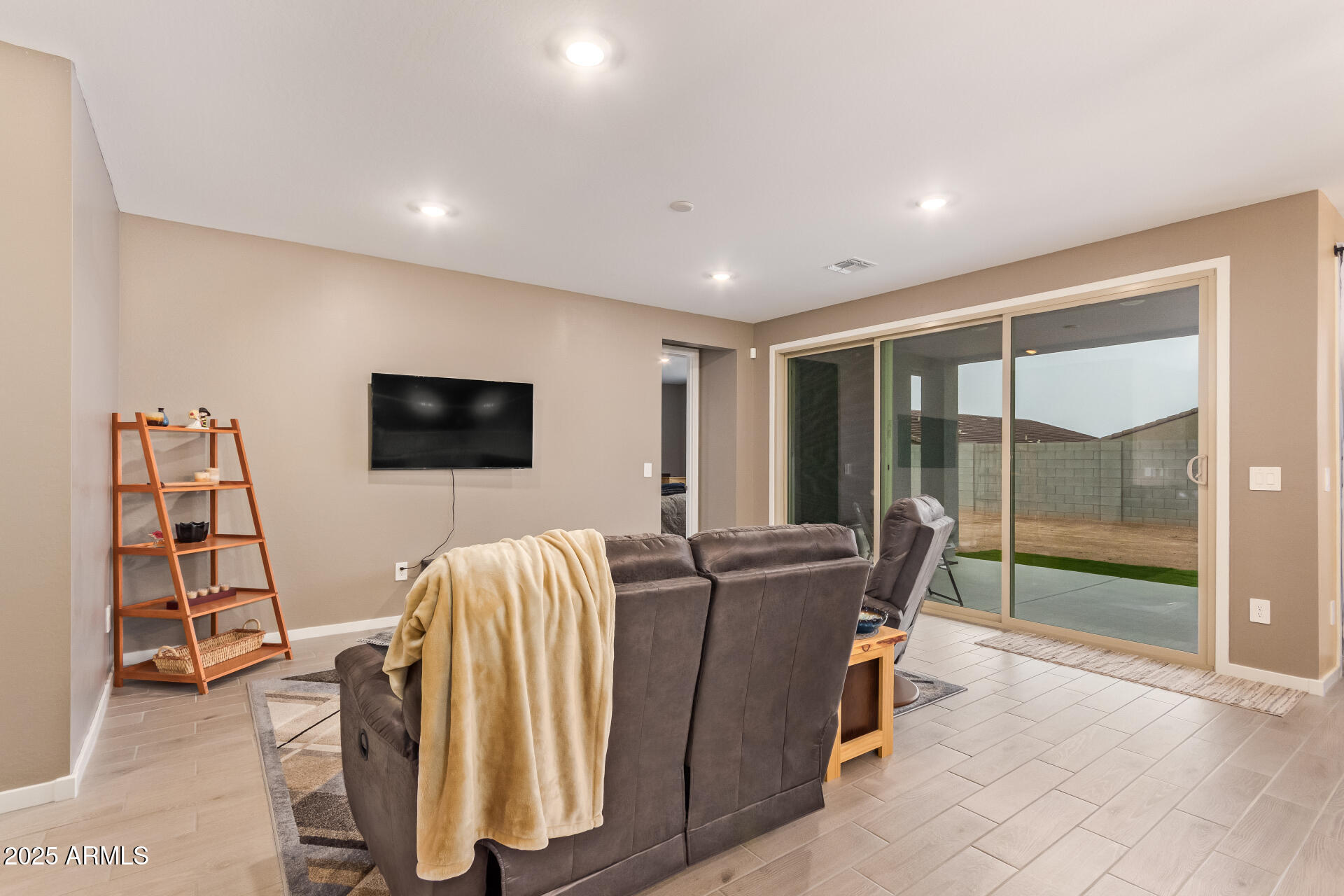 4812 W HUNTER Trail