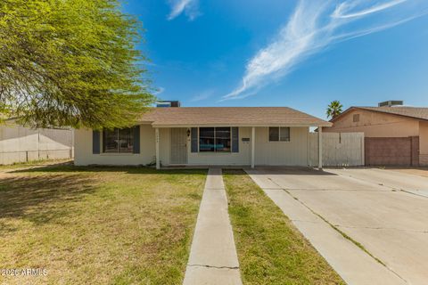 Photo of 2347 W Poinsettia Drive N, Phoenix, AZ 85029 (MLS # 7009096)