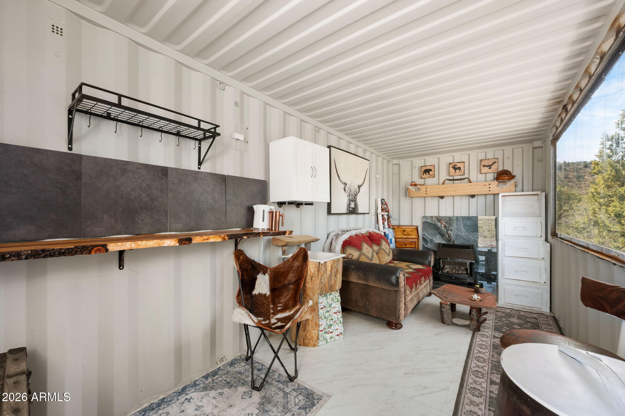 - W Hidden Canyon Trail -