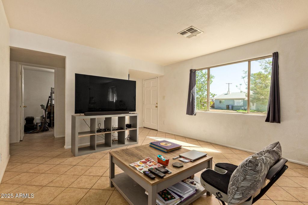 Photo of 2922 W Diana Avenue, Phoenix, AZ 85051 (MLS # 6935968)
