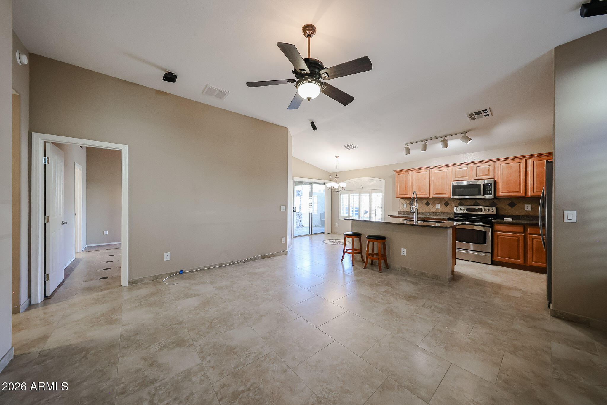 2725 E MINE CREEK Road 1238