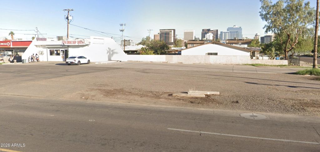 Photo of 101 E Buckeye Road S #14, Phoenix, AZ 85004 (MLS # 7038781)