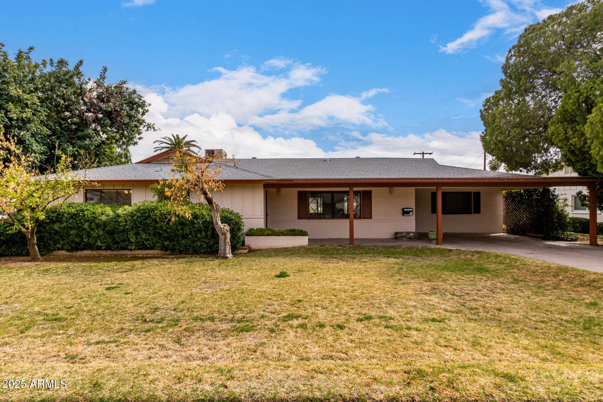 4249 E MITCHELL Drive