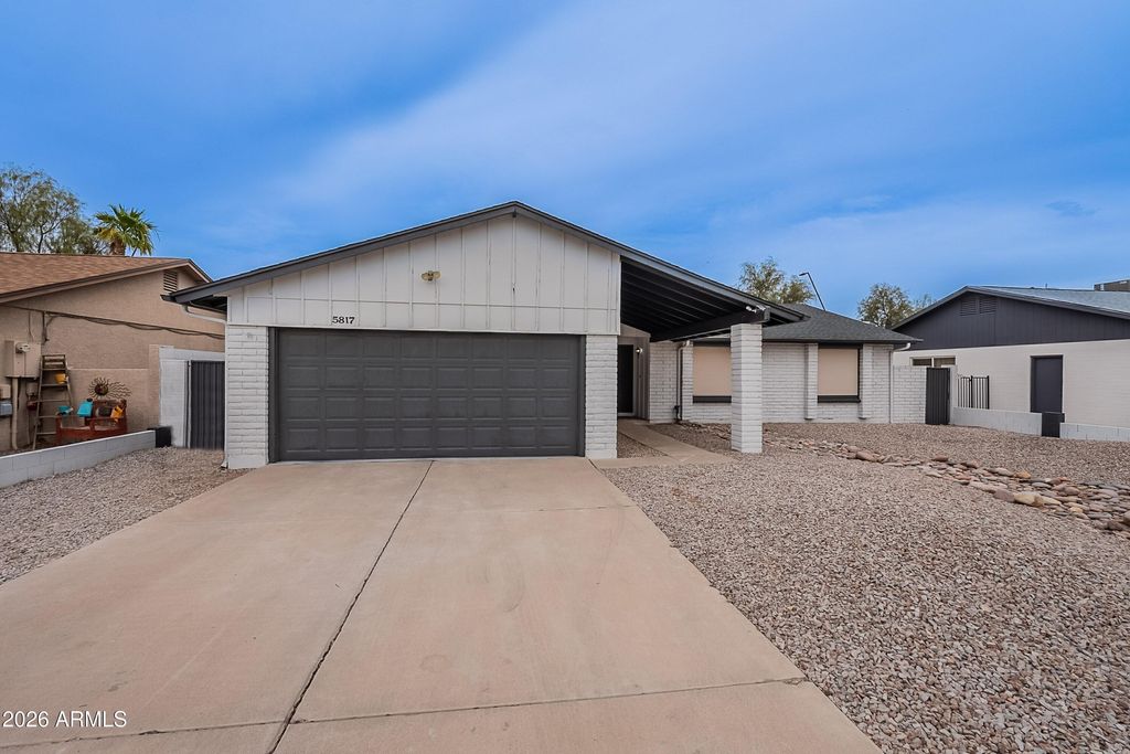 Photo of 5817 S Siesta Lane, Tempe, AZ 85283 (MLS # 6979252)
