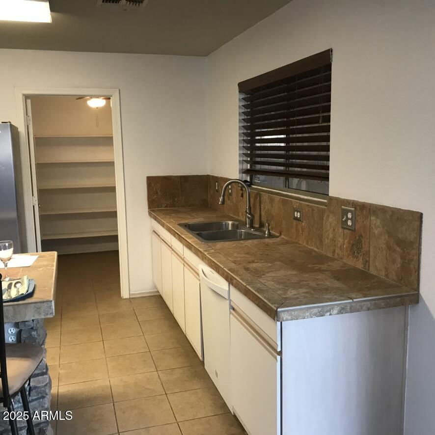 2254 W 23RD Avenue N