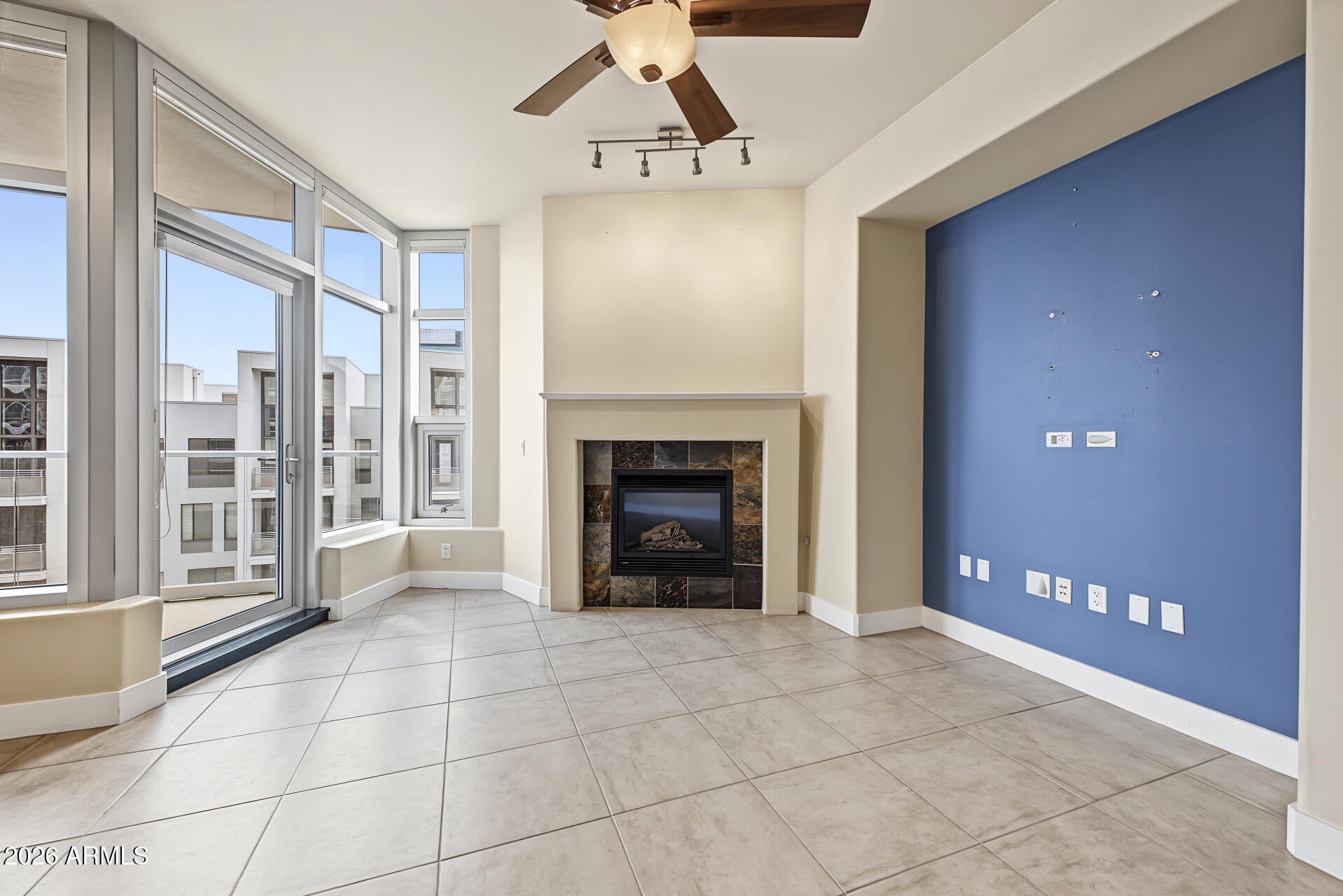 140 E RIO SALADO Parkway 411