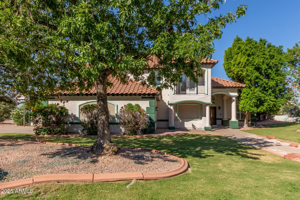 Photo of 2438 N Forest Circle, Mesa, AZ 85203 (MLS # 7030942)