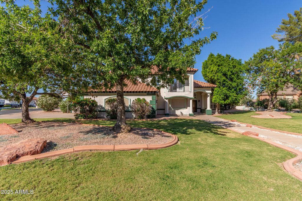 Photo of 2438 N Forest Circle, Mesa, AZ 85203 (MLS # 7030942)