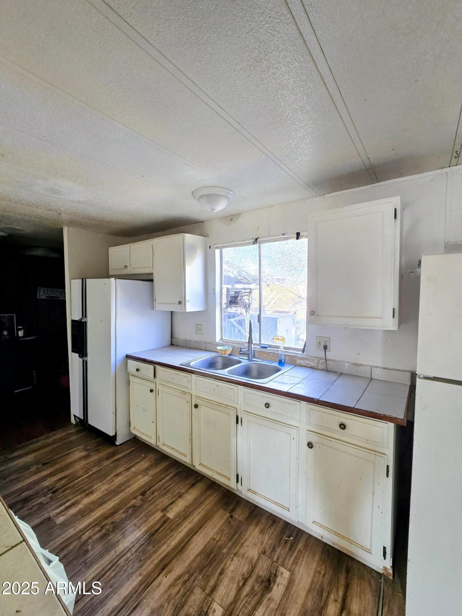 3220 W CABALLERO Drive