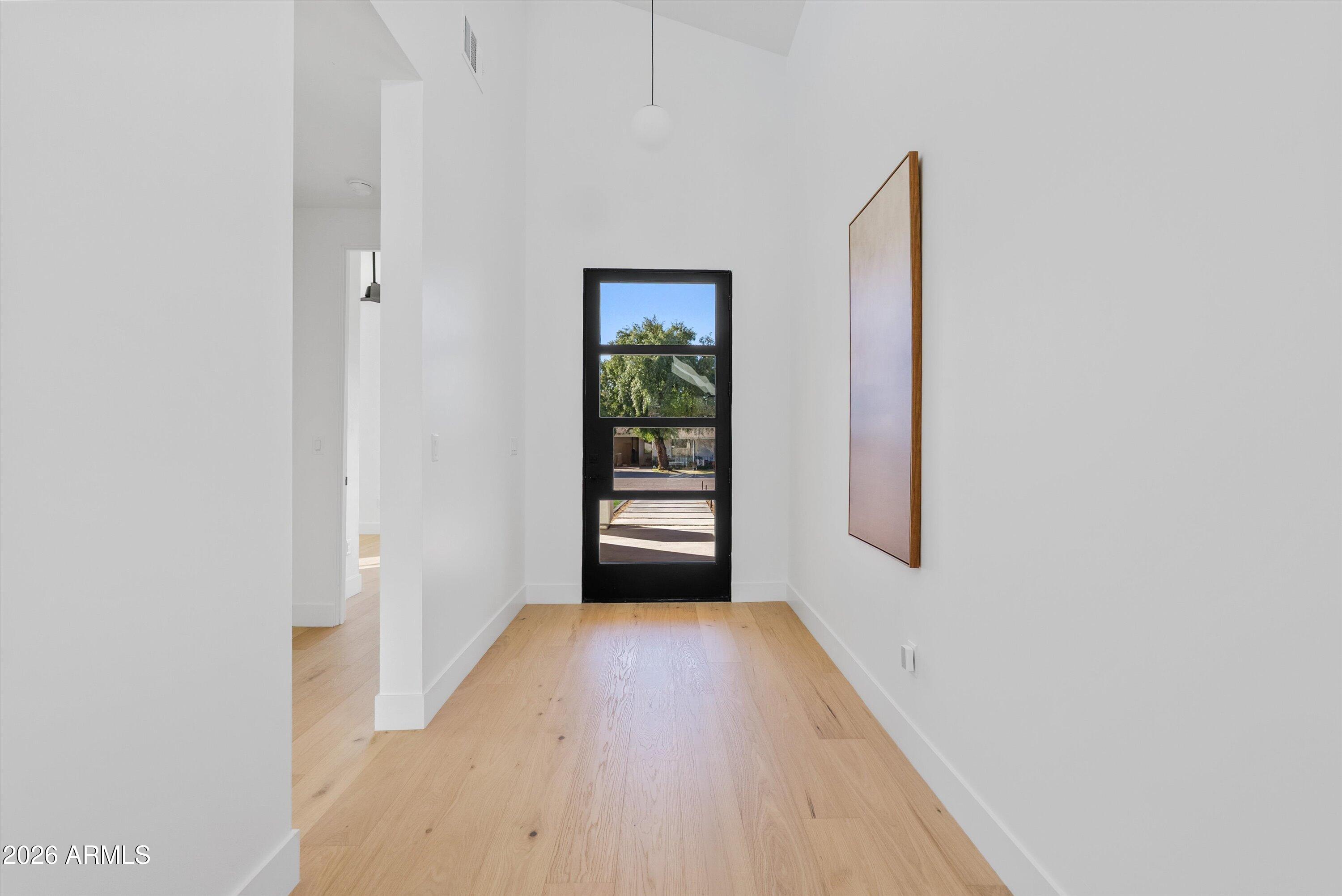 1246 E OREGON Avenue