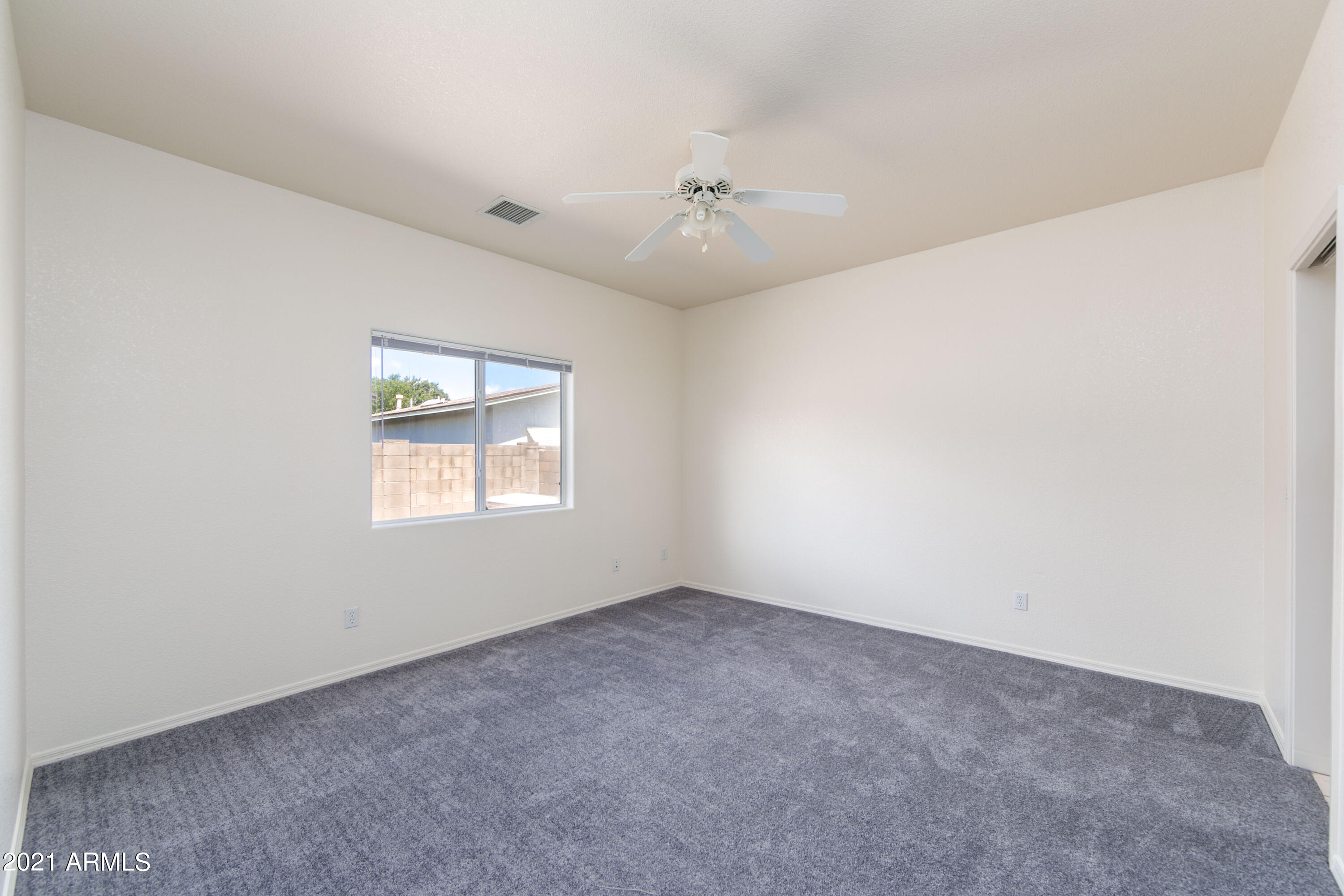 LONDON SQUARE UNIT 2 - Residential
