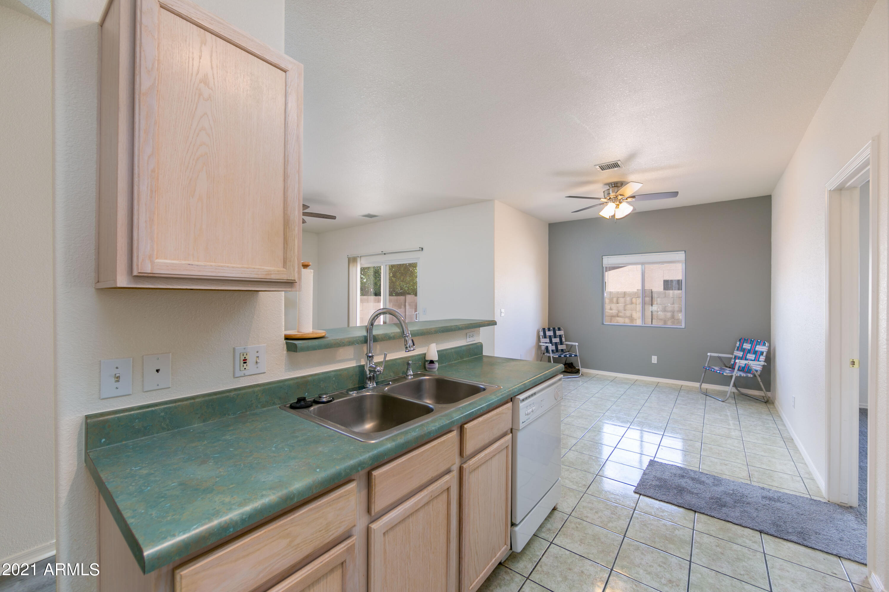 LONDON SQUARE UNIT 2 - Residential