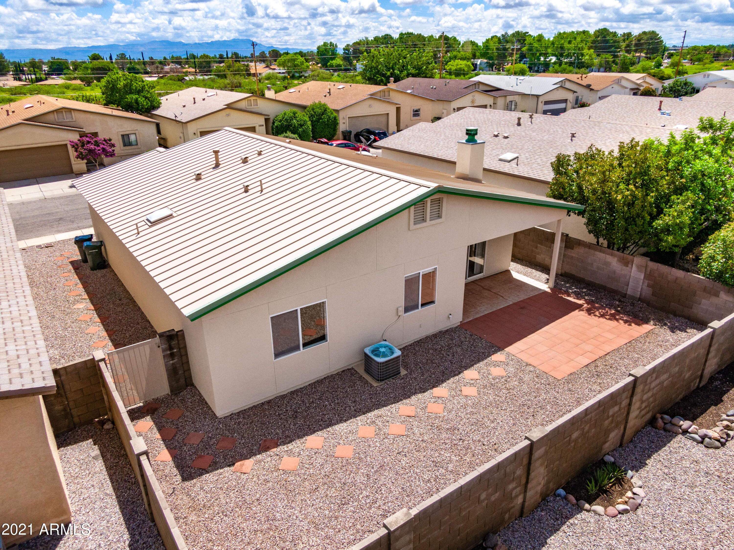 LONDON SQUARE UNIT 2 - Residential
