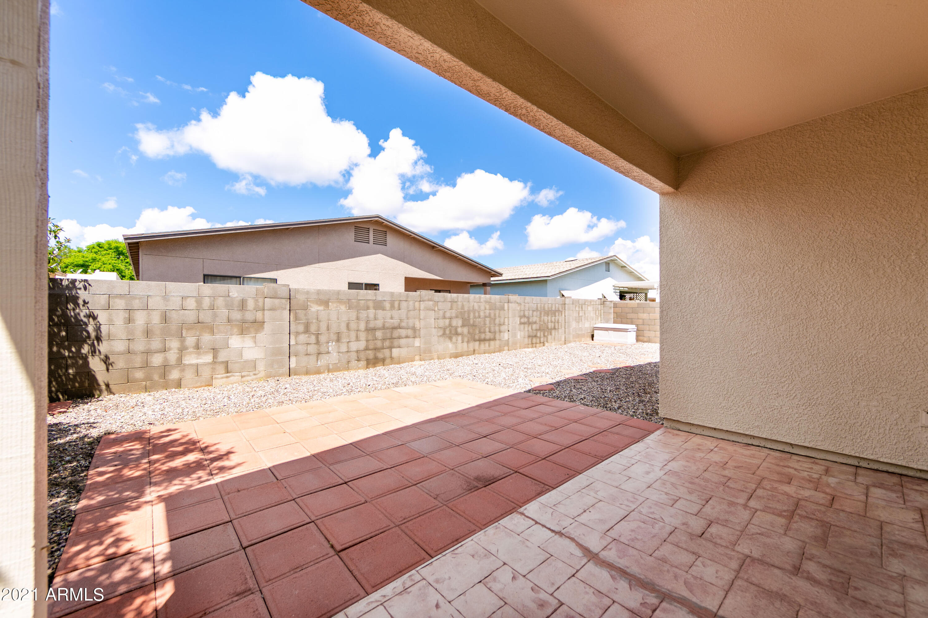 LONDON SQUARE UNIT 2 - Residential