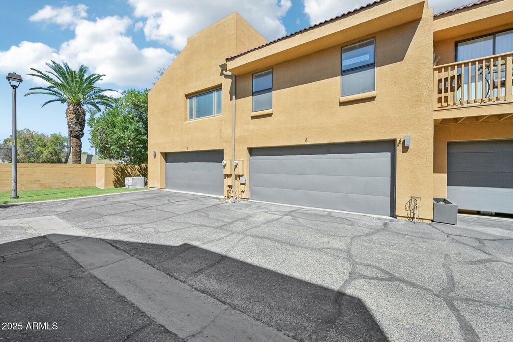 Photo of 4 E La Diosa Drive, Tempe, AZ 85282 (MLS # 6923152)